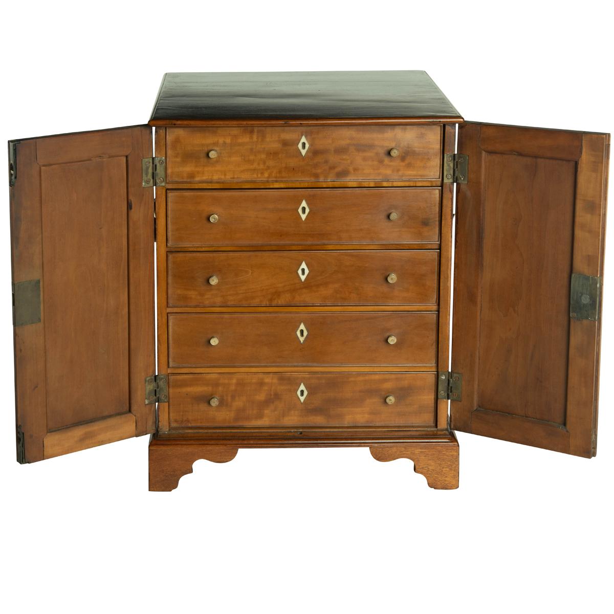 Pair of Satinwood Anglo Chinese Collector’s Table Cabinets For Sale 2