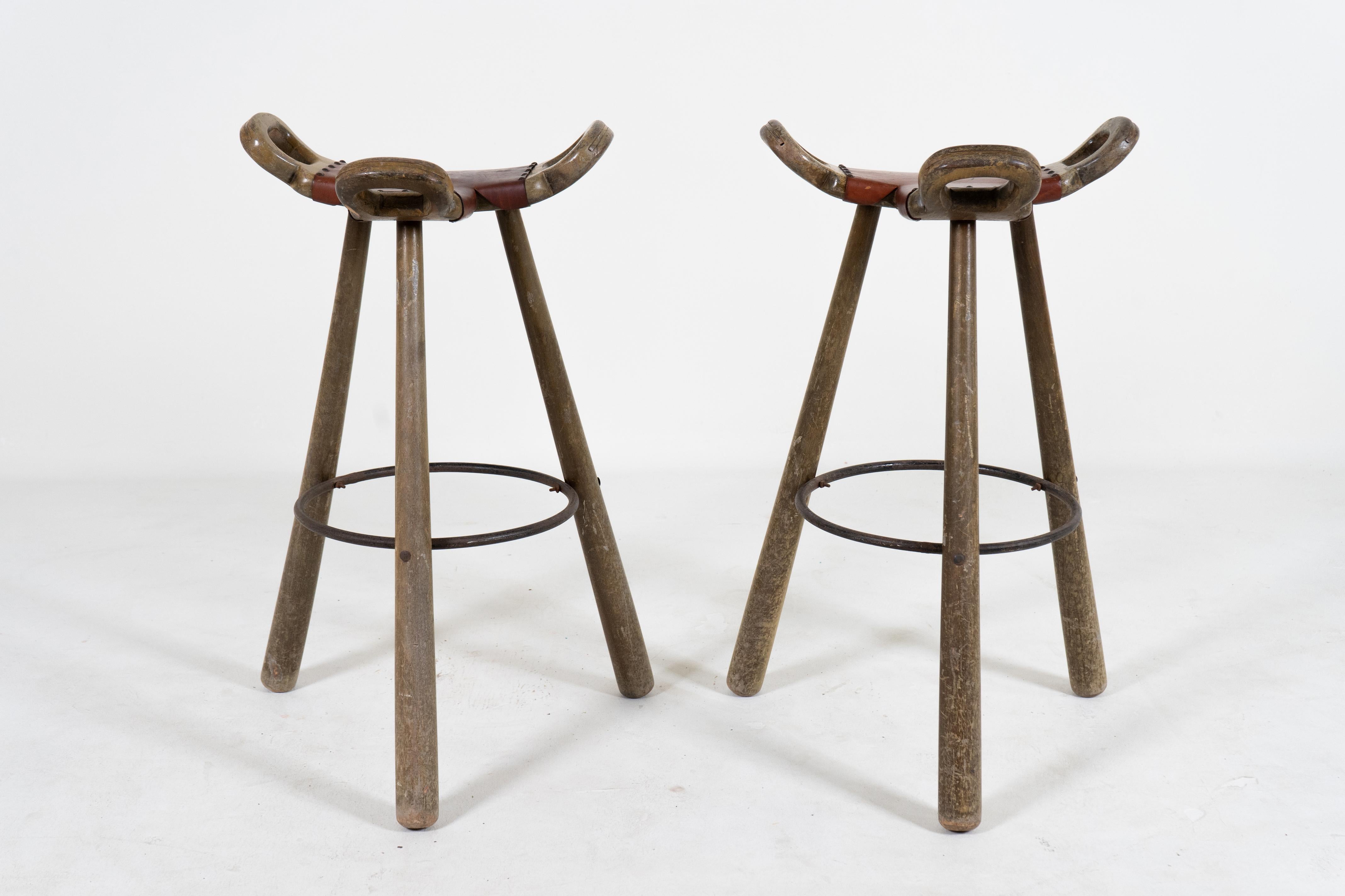 A Pair of Scandinavian Bar Stools by Carl Malmsten, 1950s In Good Condition For Sale In Chicago, IL