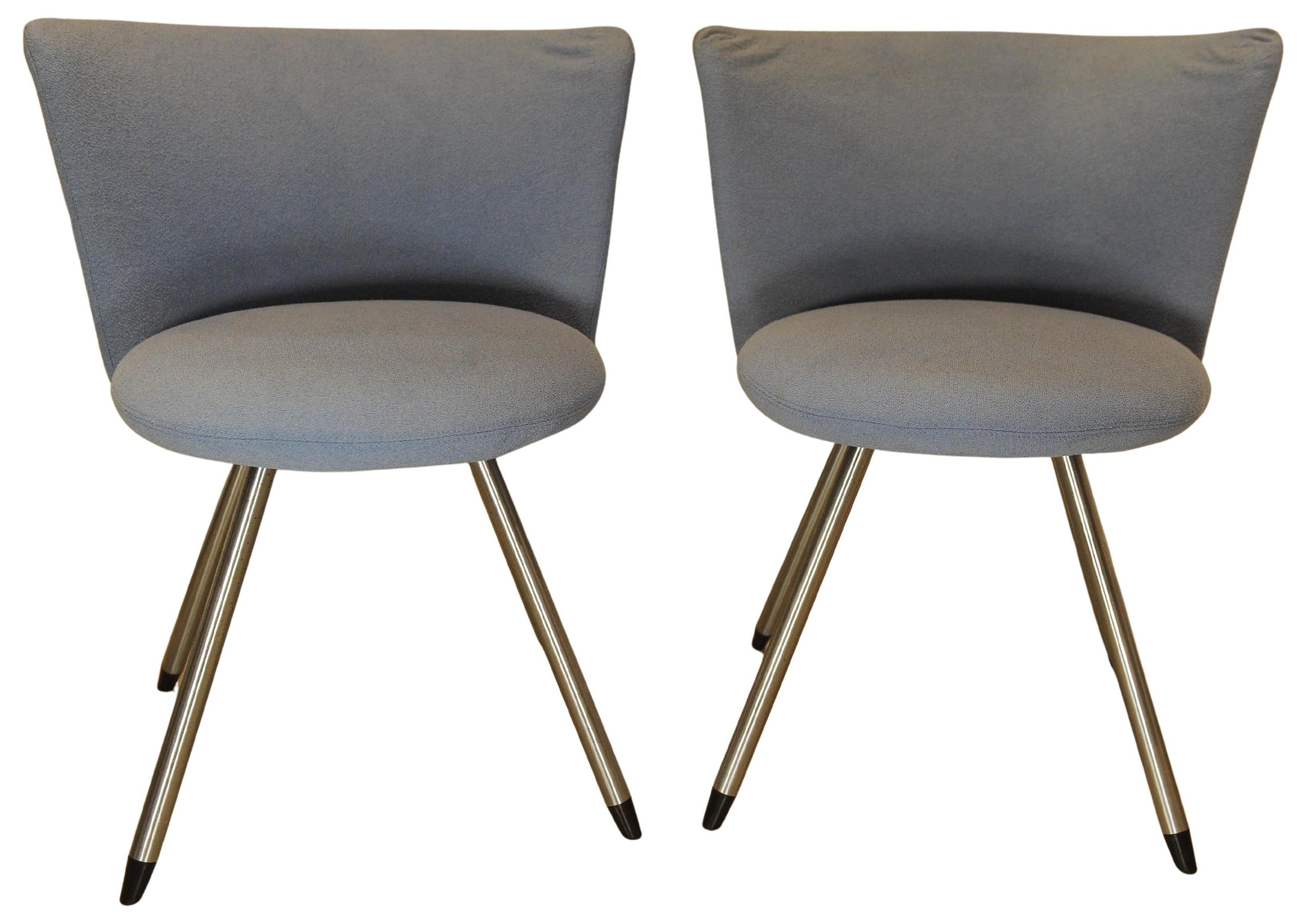 Pareja de sillas de cóctel escandinavas modernas de color azul, modelo Ej11, de Erik Jorgensen Danés en venta