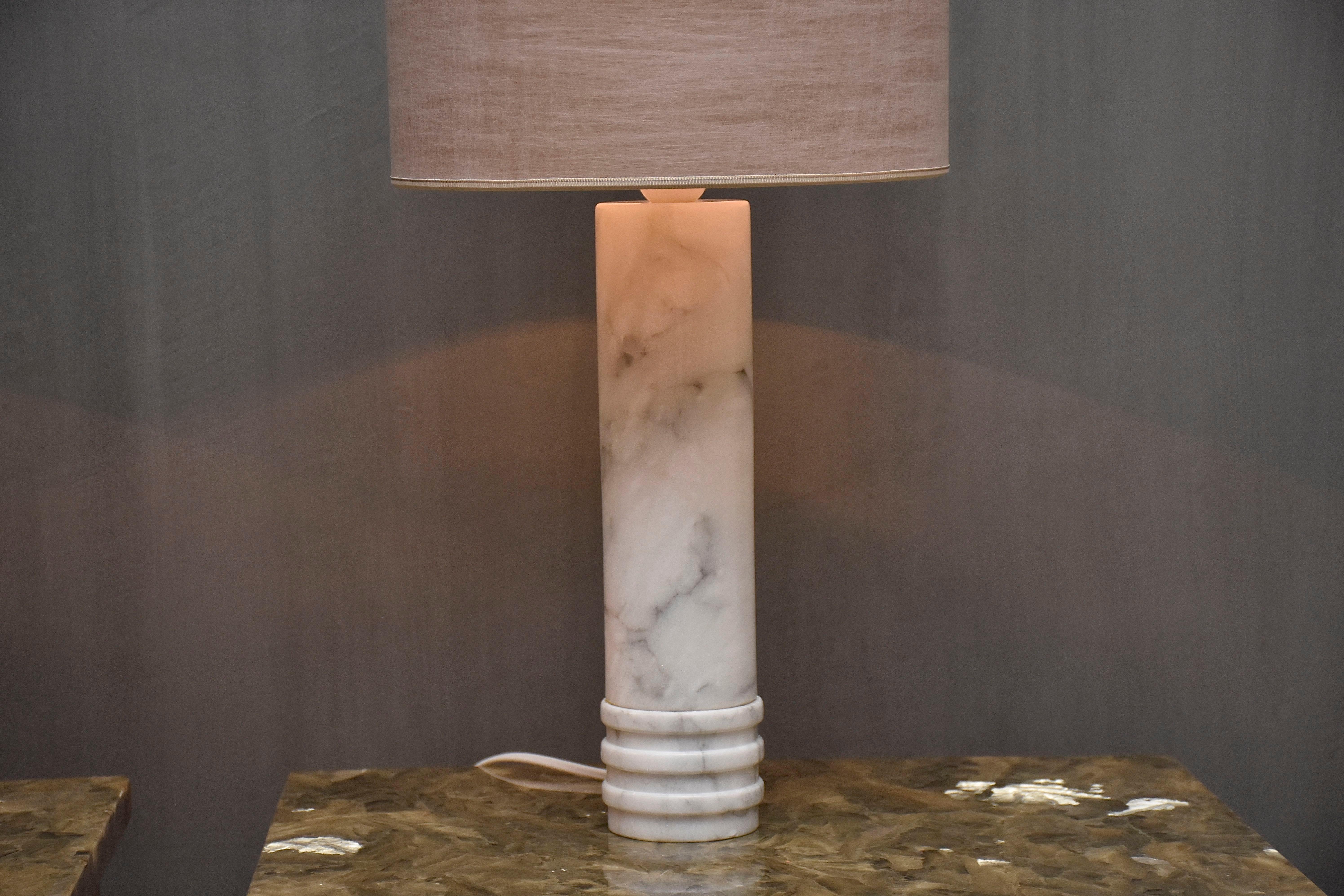 Suédois Paire de lampes de table scandinaves modernes en marbre de Carrare par Bergboms Suède en vente