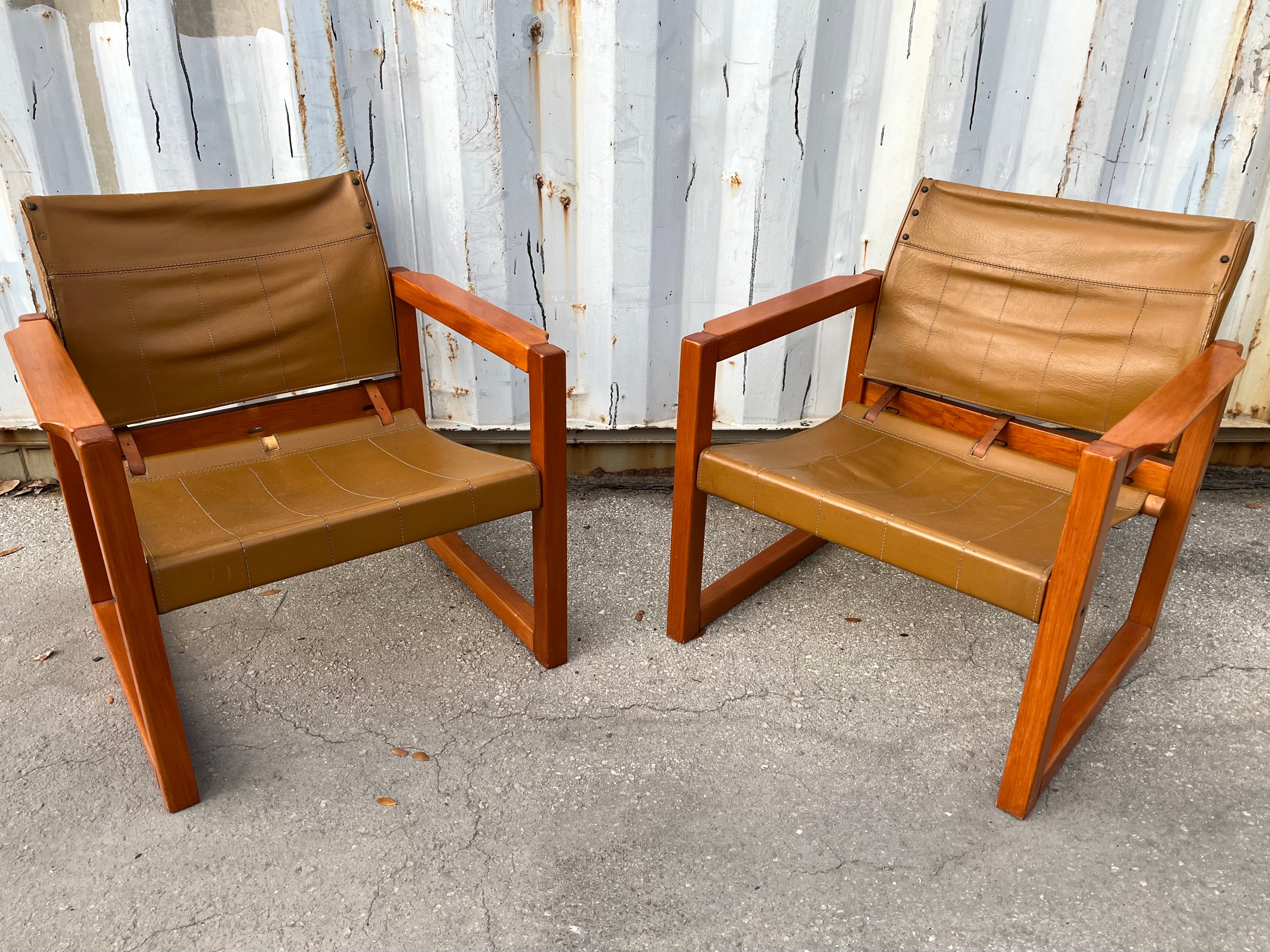 A Pair of Scandinavian Mid Century Modern Safari Diana Chairs by Karin Möbring for Ikea - Sweden 1970's
Feature a quintessential Scandinavian Modern Clean lines design clean lines with leather upholstery attached to the frame by leather straps,