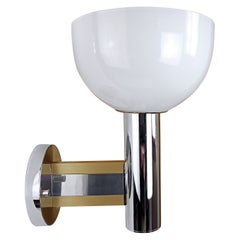 Une paire d
appliques Sciolari des années 1970 avec abat-jour en chrome et verre. Nouveau de l
ancien stock.