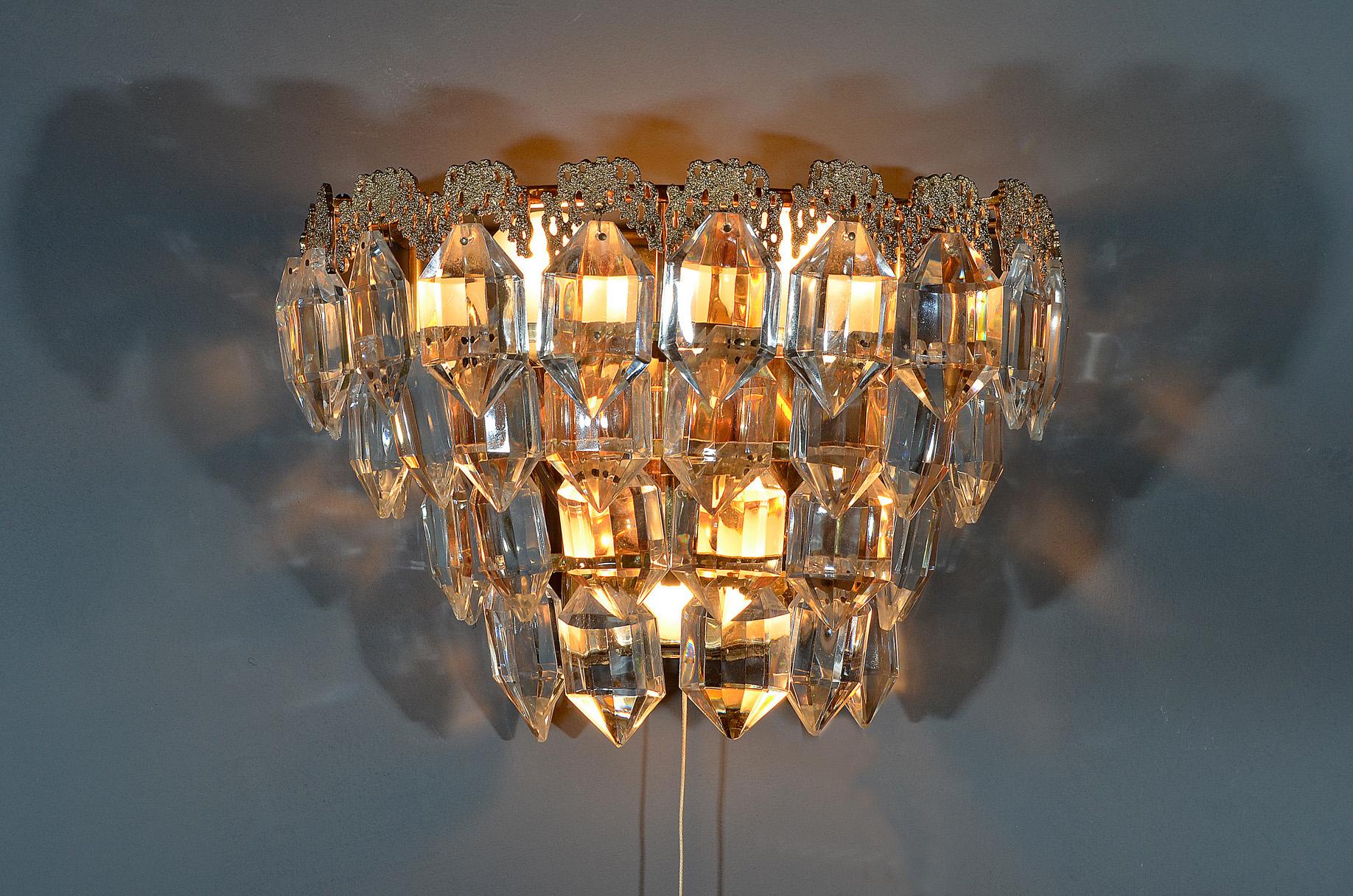 Pair of Sconces from Bakalowits, Austria 1960s, Gilt Brass and Faceted Glass In Fair Condition In Nürnberg, Bavaria