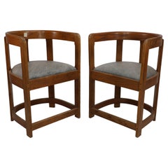 Paire de fauteuils de l'école écossaise de forme tonneau