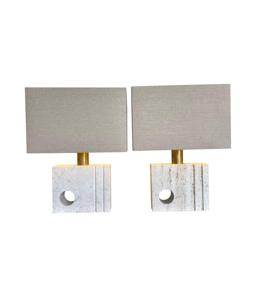 A pair of sculptural Italian 1970s Travertine lamps by Fratelli Mannelli In Good Condition For Sale In London, GB