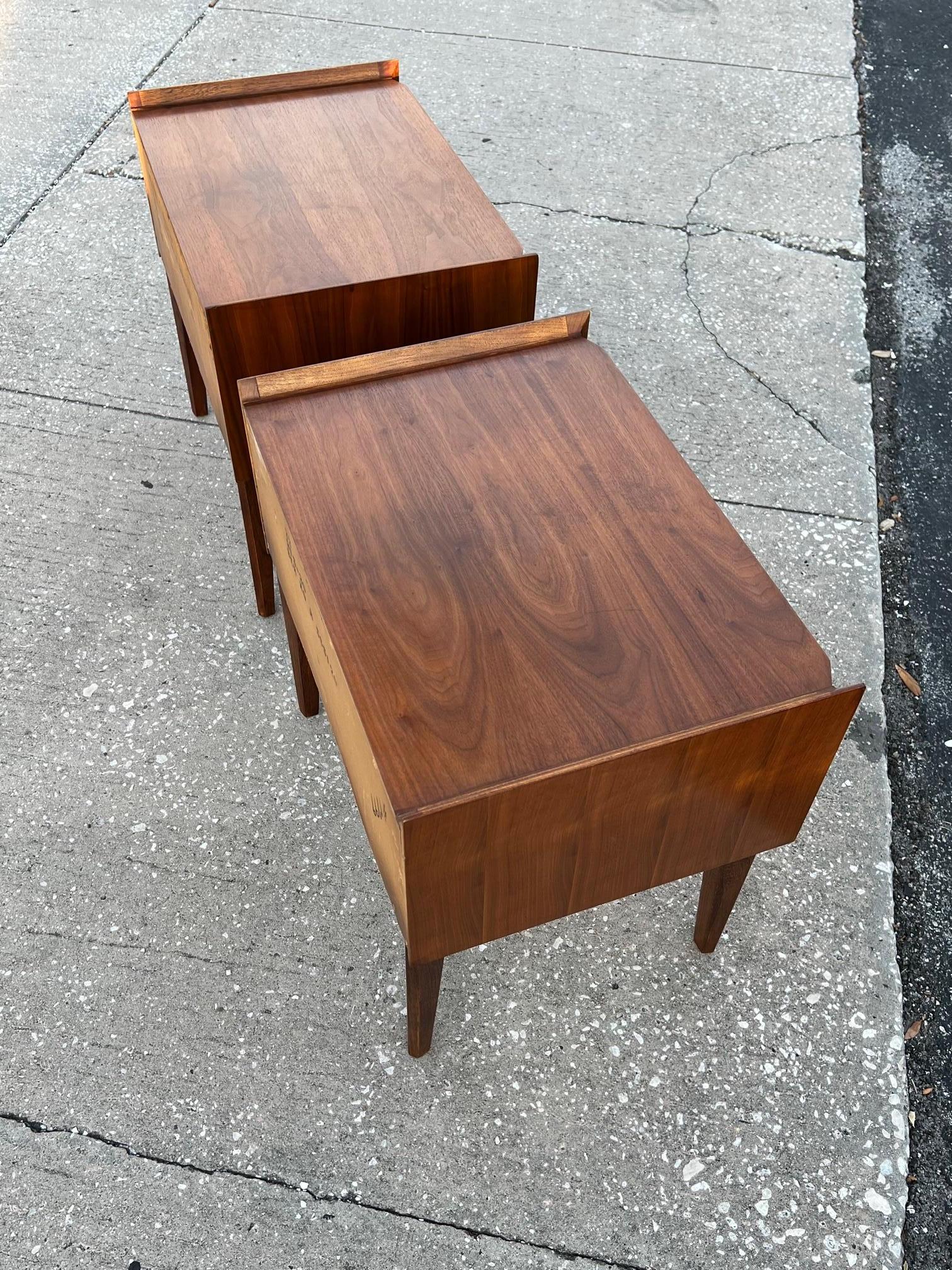Mid-20th Century A Pair Of Sculptural Night Stands By Lane Altavista For Sale