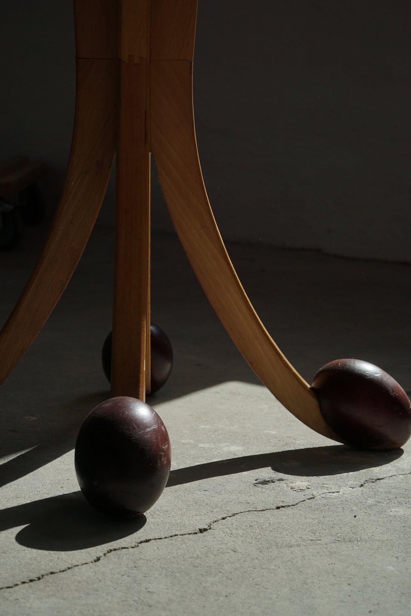 Coppia di piedistalli scultorei, design francese postmoderno, anni '80 in vendita 5