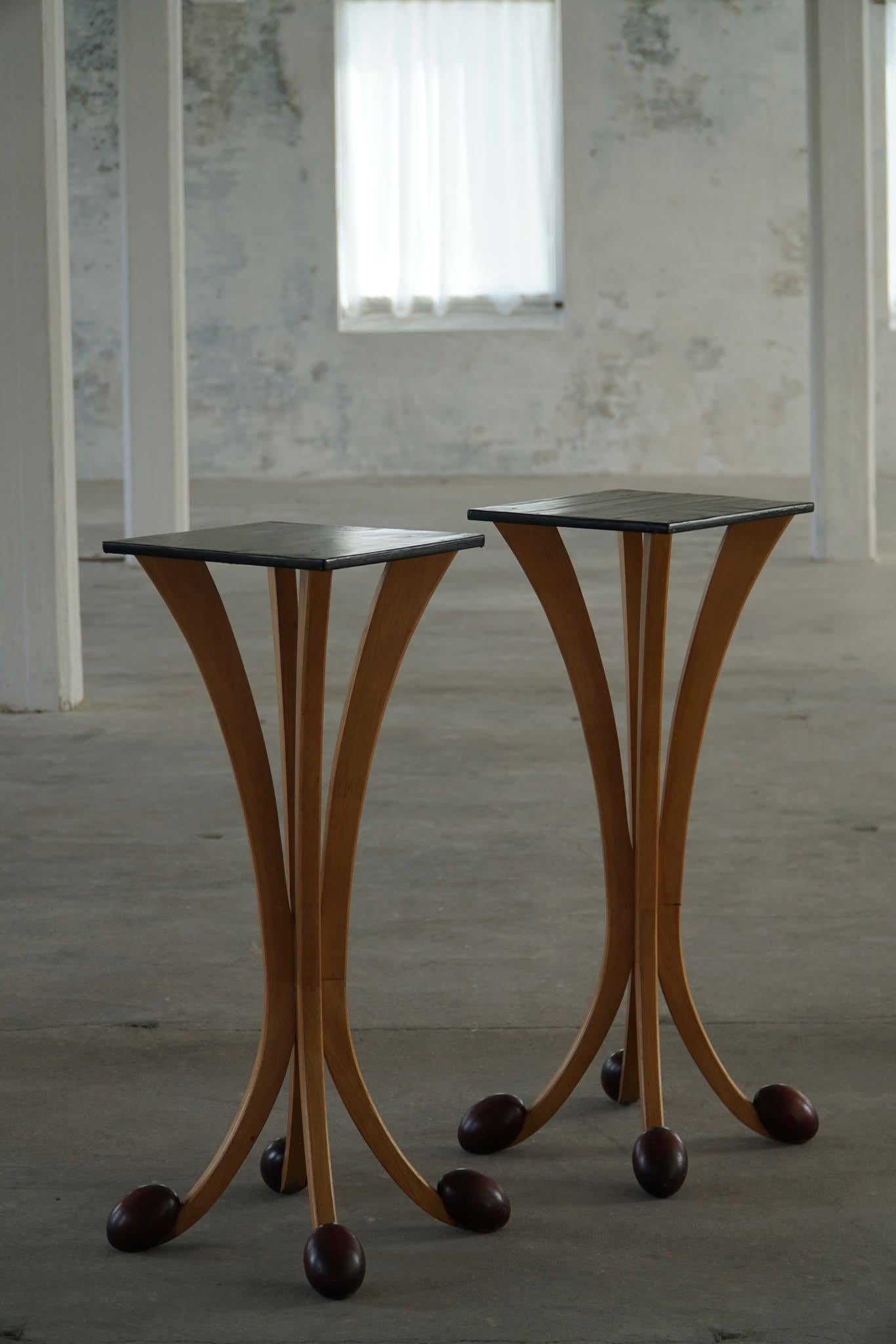 Coppia di piedistalli scultorei, design francese postmoderno, anni '80 in vendita 6
