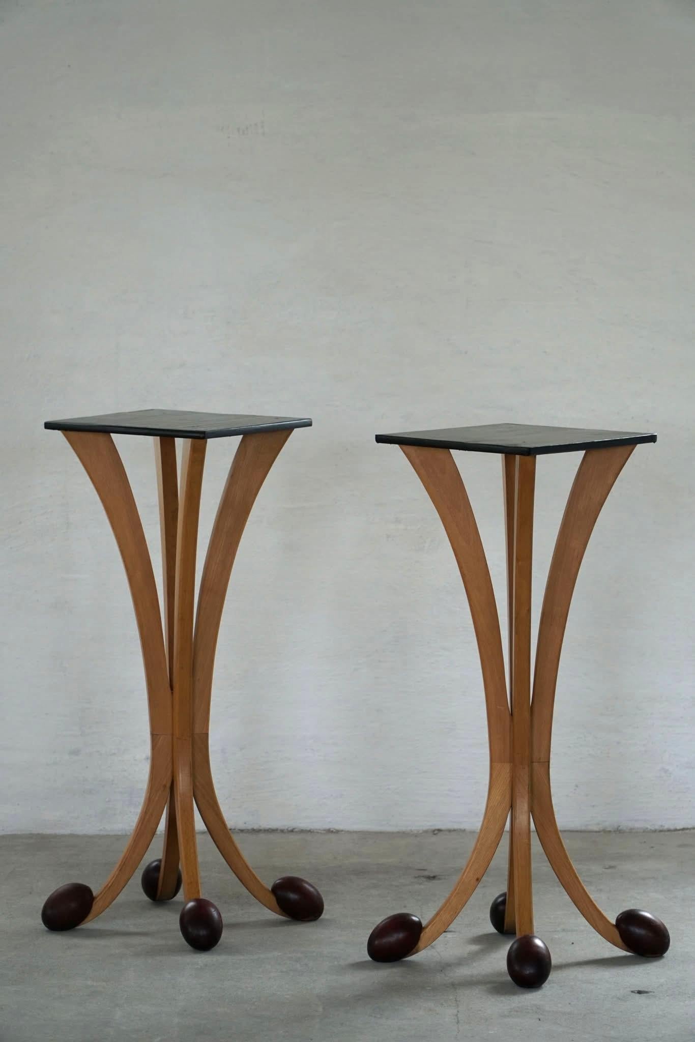 Coppia di piedistalli scultorei, design francese postmoderno, anni '80 in vendita 7