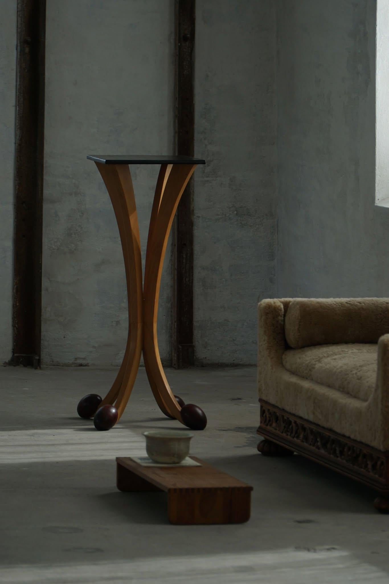 Coppia di piedistalli scultorei, design francese postmoderno, anni '80 in vendita 2
