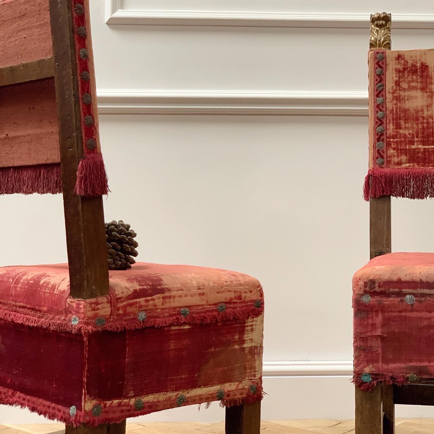Pair of Seventeenth Century Italian Chairs In Fair Condition For Sale In London, GB