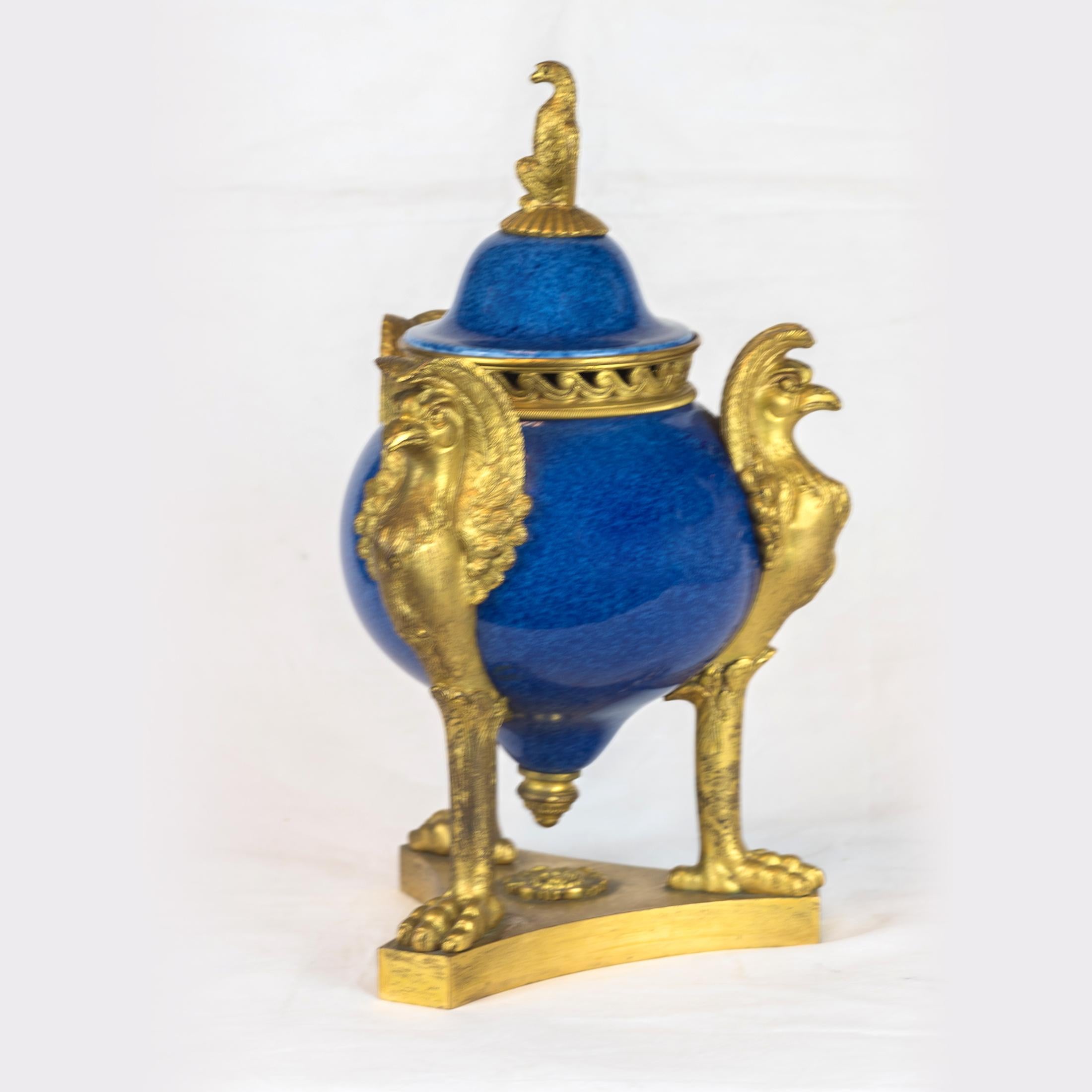 A Pair of Sèvres Style Cobalt Blue-Ground and Ormolu Mounted Brule Parfums  In Good Condition For Sale In New York, NY