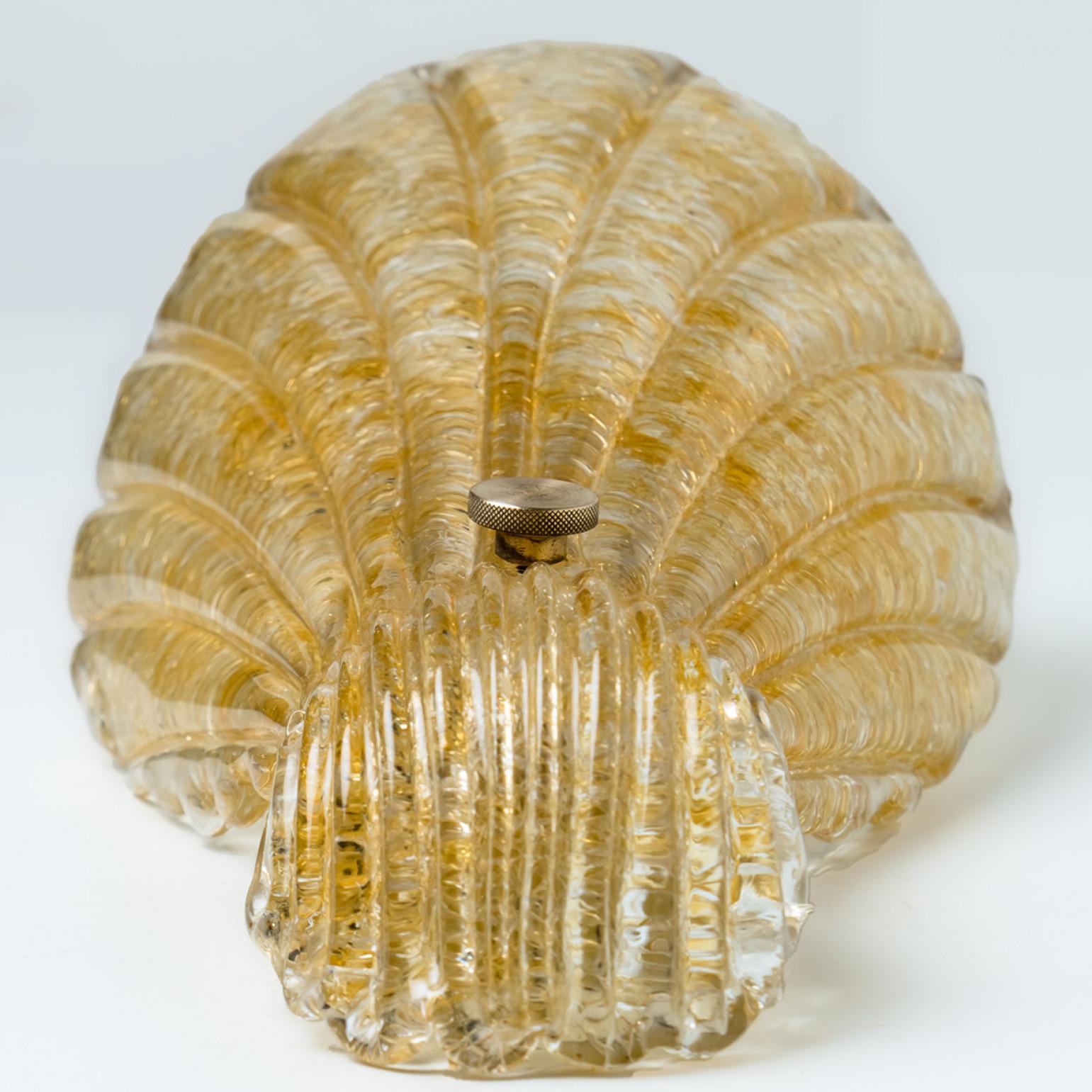 Mid-Century Modern A pair of Shell Wall Lights Murano Glass Barovier & Toso, Italy, 1969 For Sale