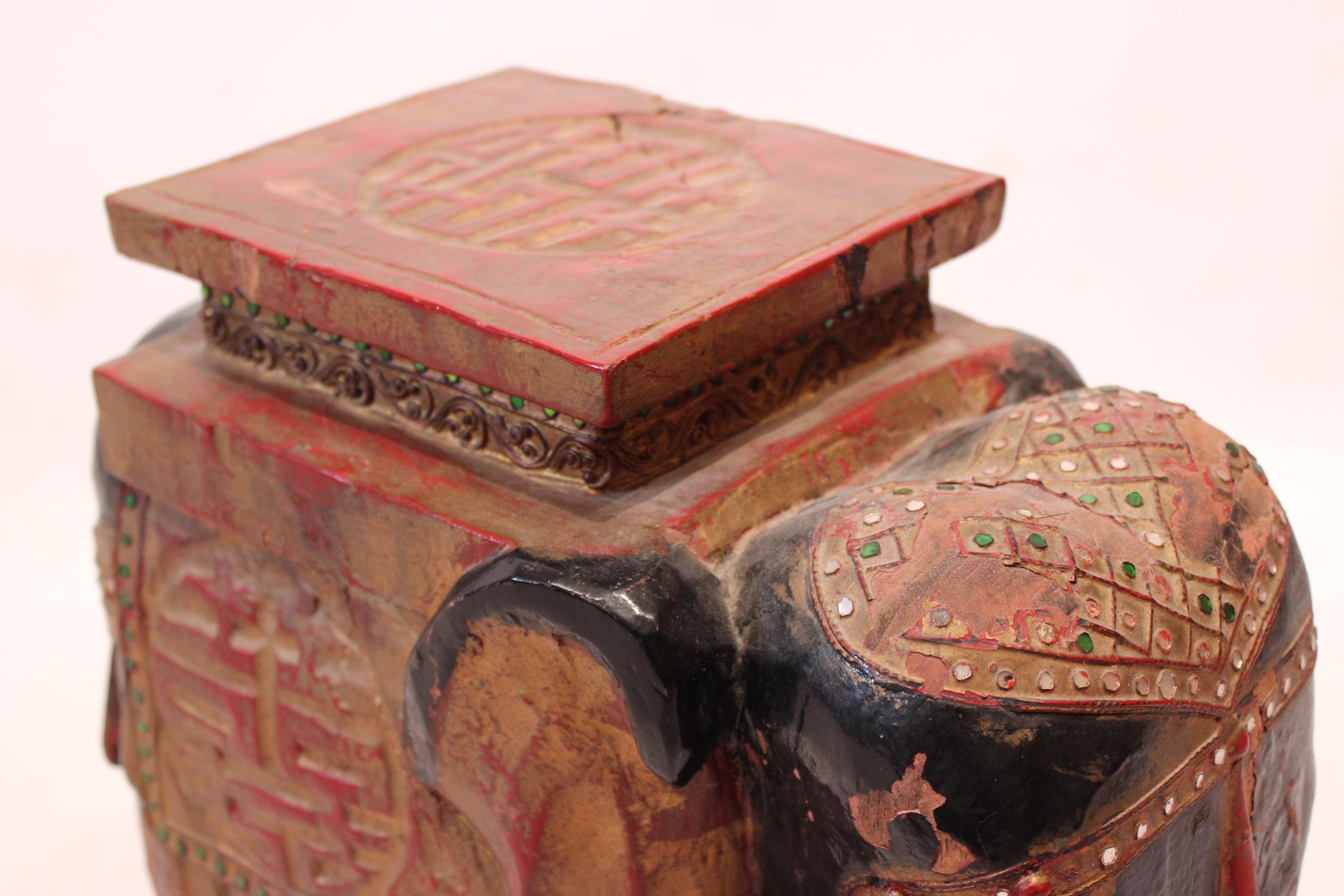 Pareja De Mesas Auxiliares Con Placa De Cristal Y Fondo De Elefantes Chinos De 1880 en venta 4