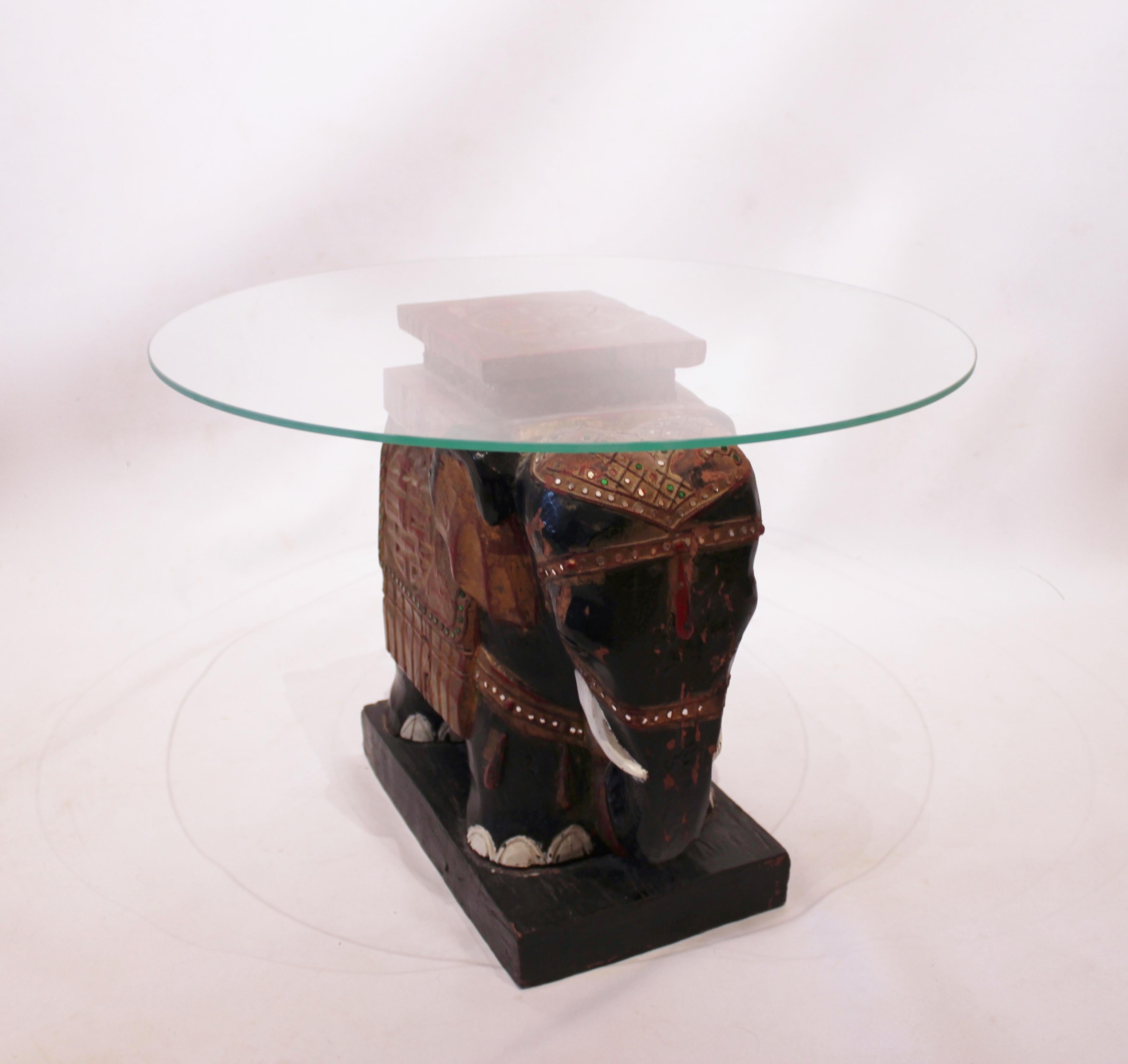 Other Pair of Sidetables with Glass Plate and Bottom of Chinese Elephants, 1880s For Sale