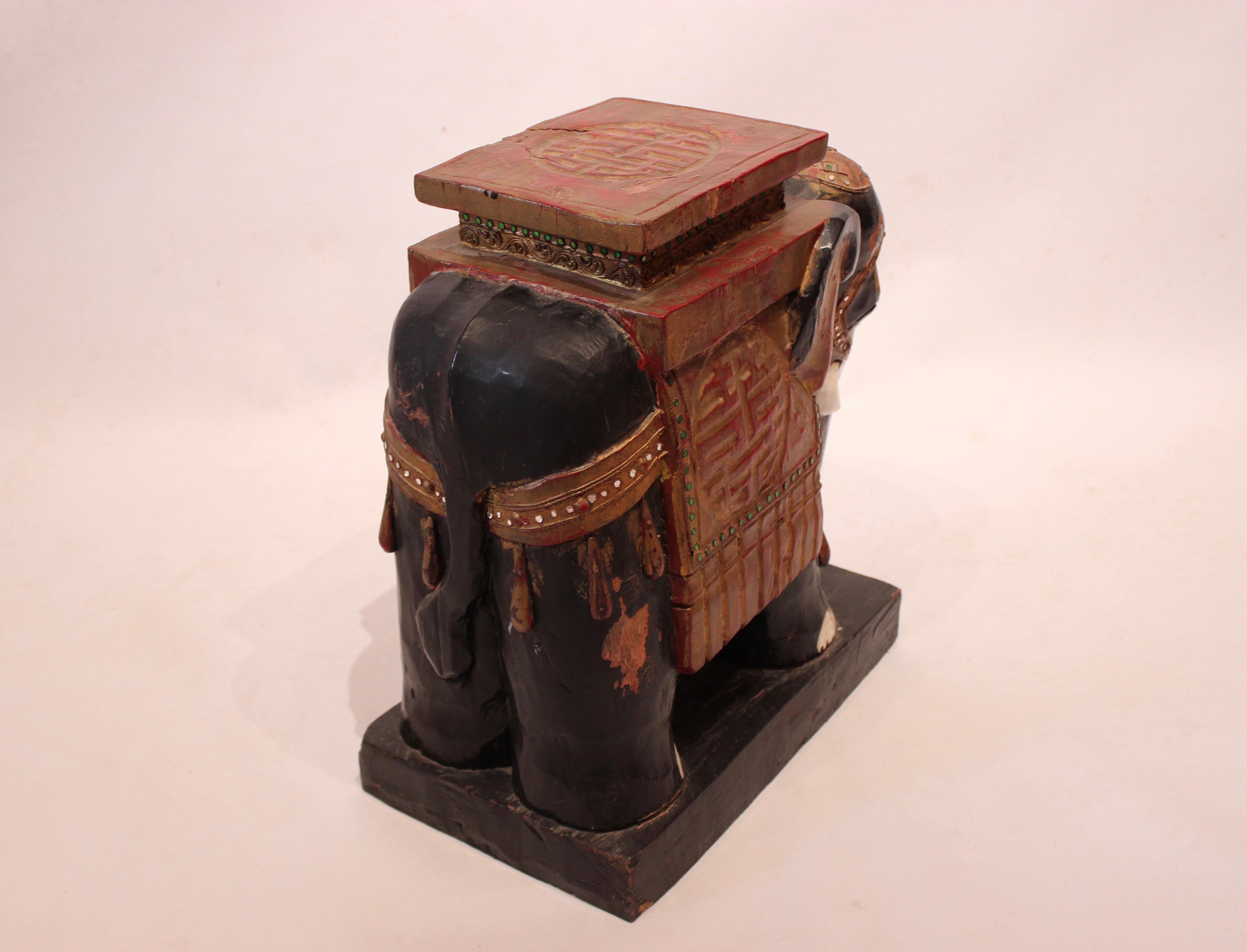 Pair of Sidetables with Glass Plate and Bottom of Chinese Elephants, 1880s For Sale 1