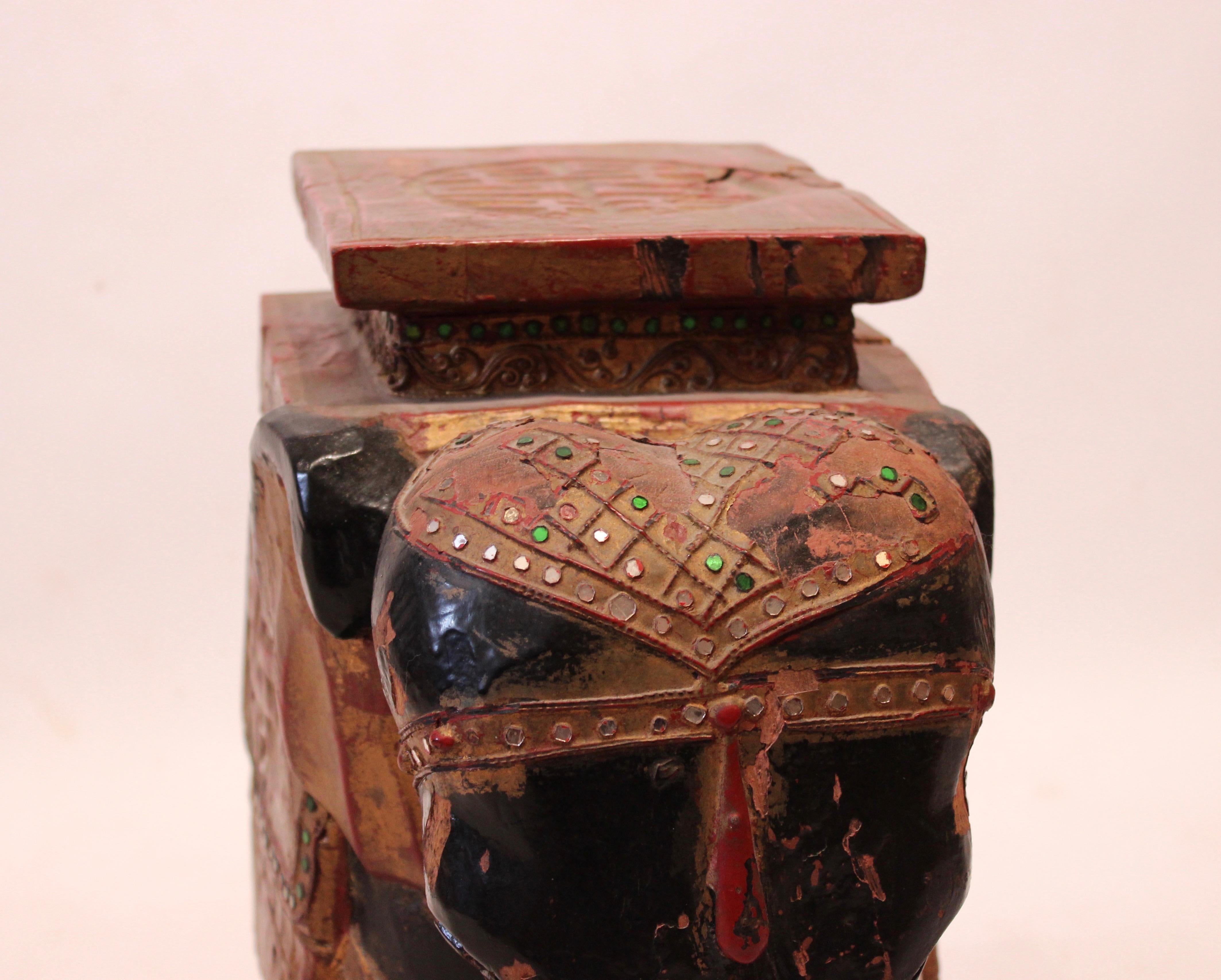 Pair of Sidetables with Glass Plate and Bottom of Chinese Elephants, 1880s For Sale 4