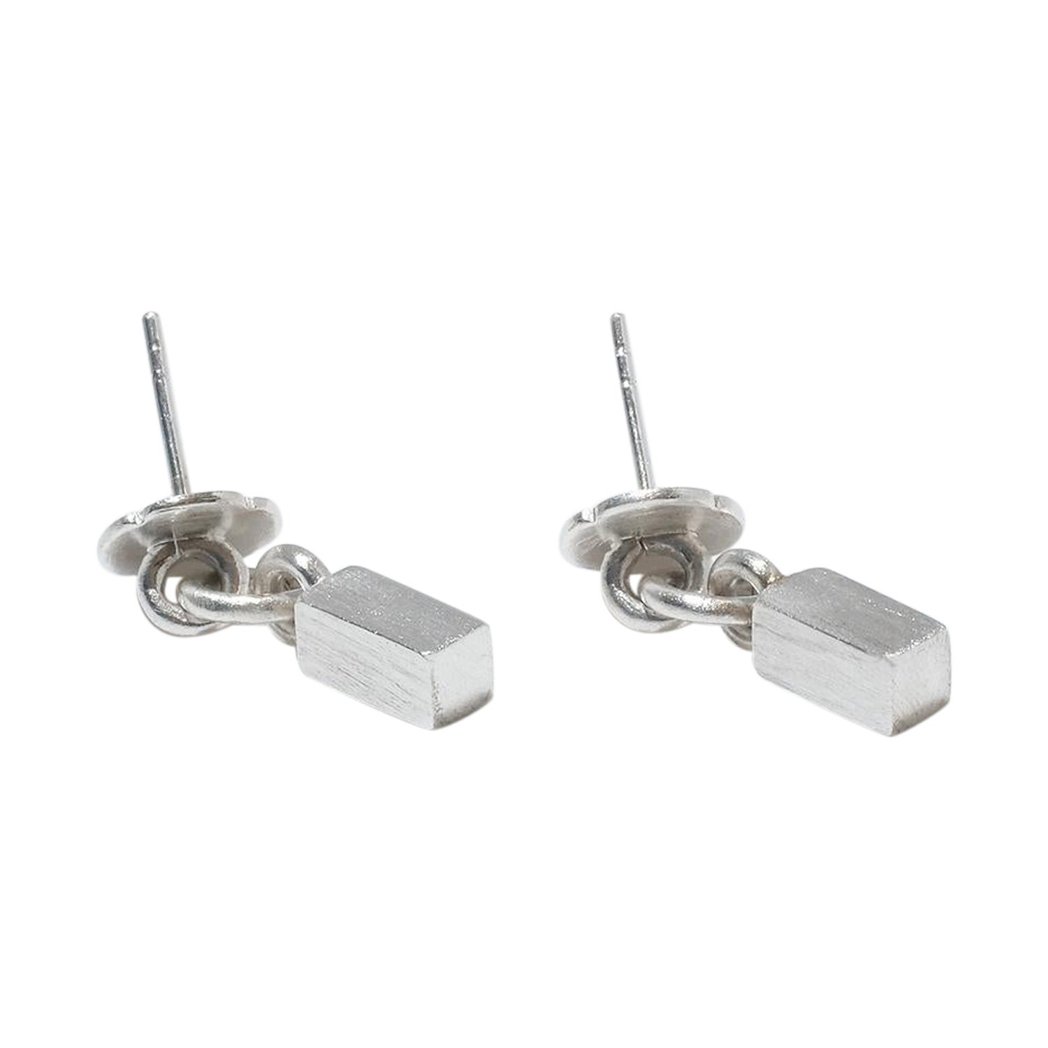 Une paire de boucles d'oreilles en argent de Wiwen Nilsson, fabriquées en 1954. en vente