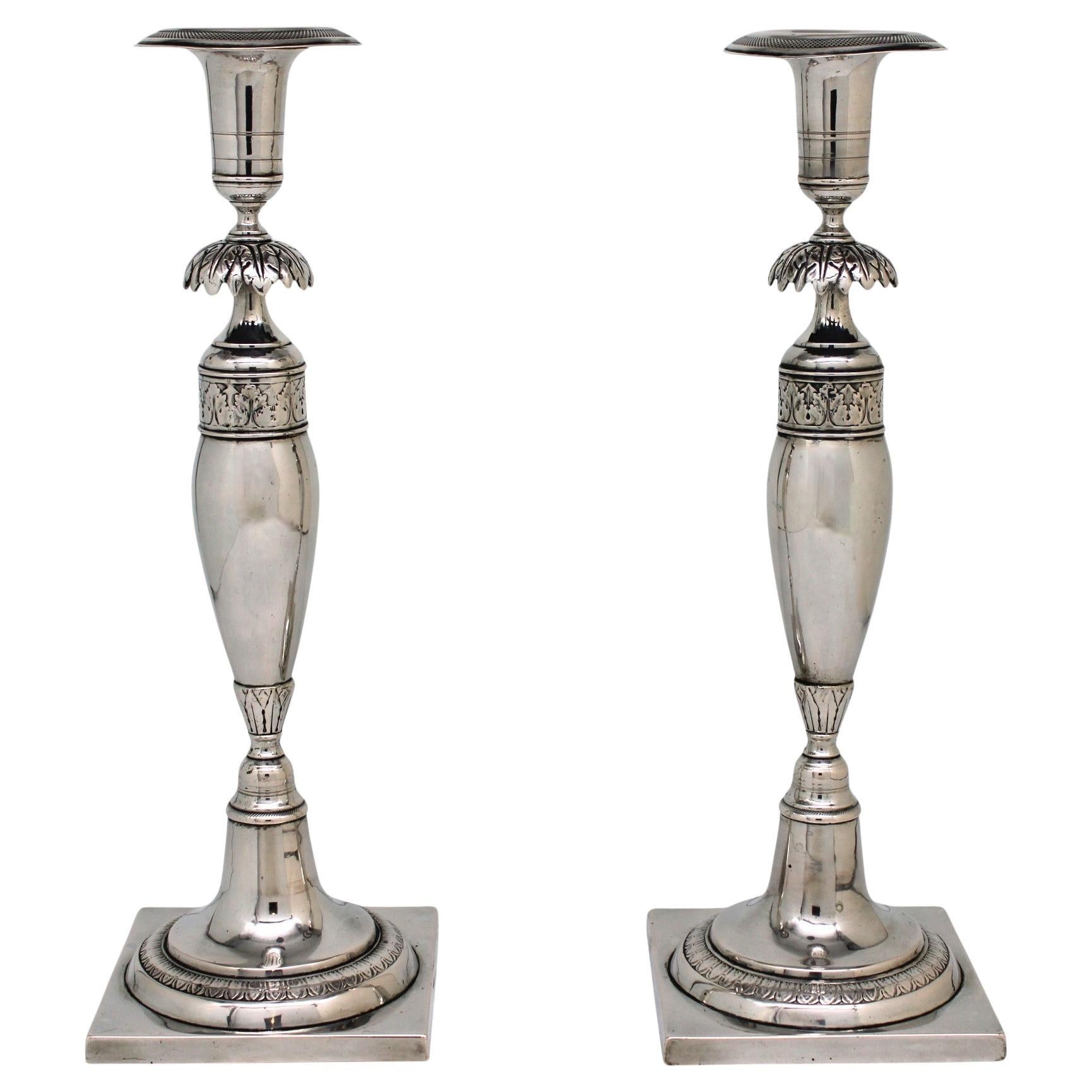 Pareja de candelabros de plata para Shabbat, Alemania, circa 1820