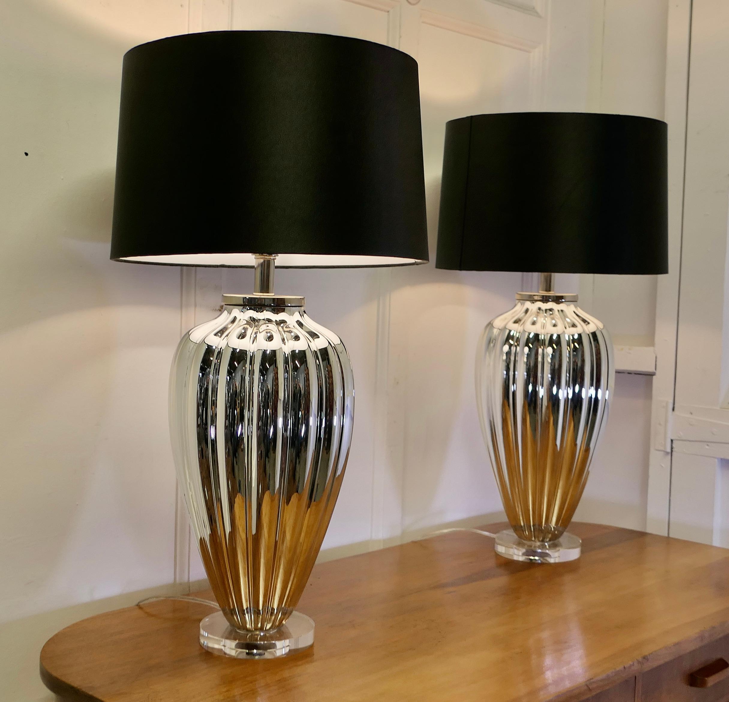 A Pair of Silvered Glass Table Lamps  In Good Condition For Sale In Chillerton, Isle of Wight