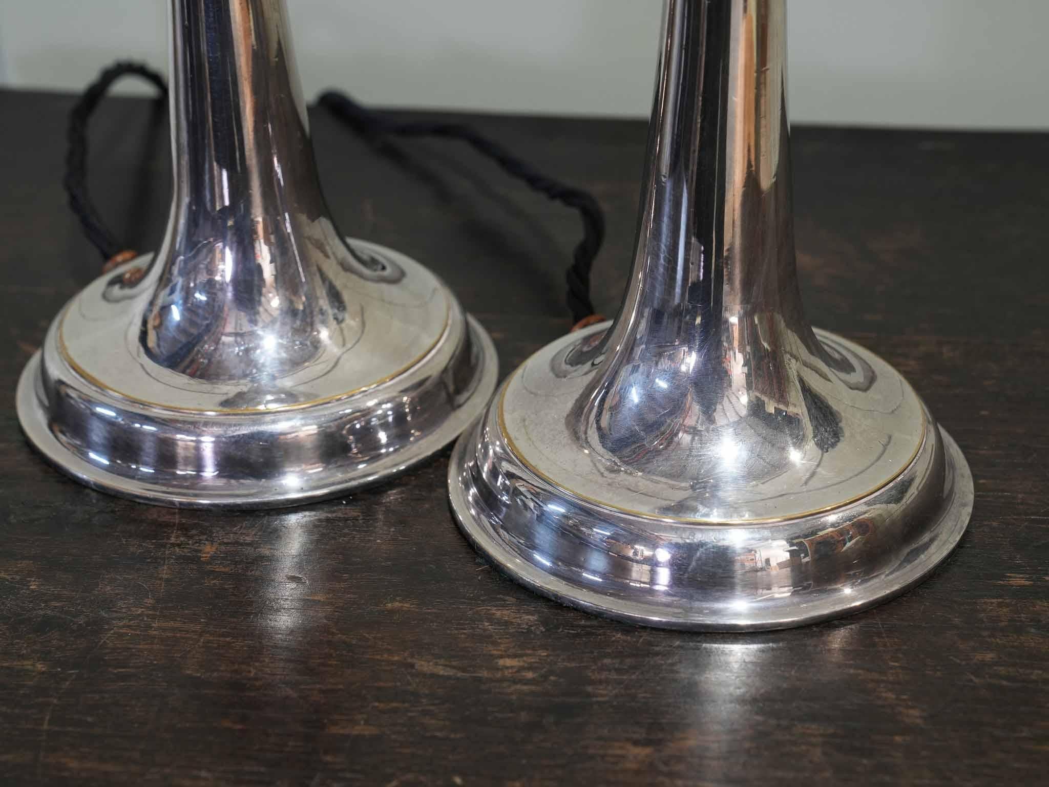 Paire de lampes de table argentées Bon état à Conwy, GB