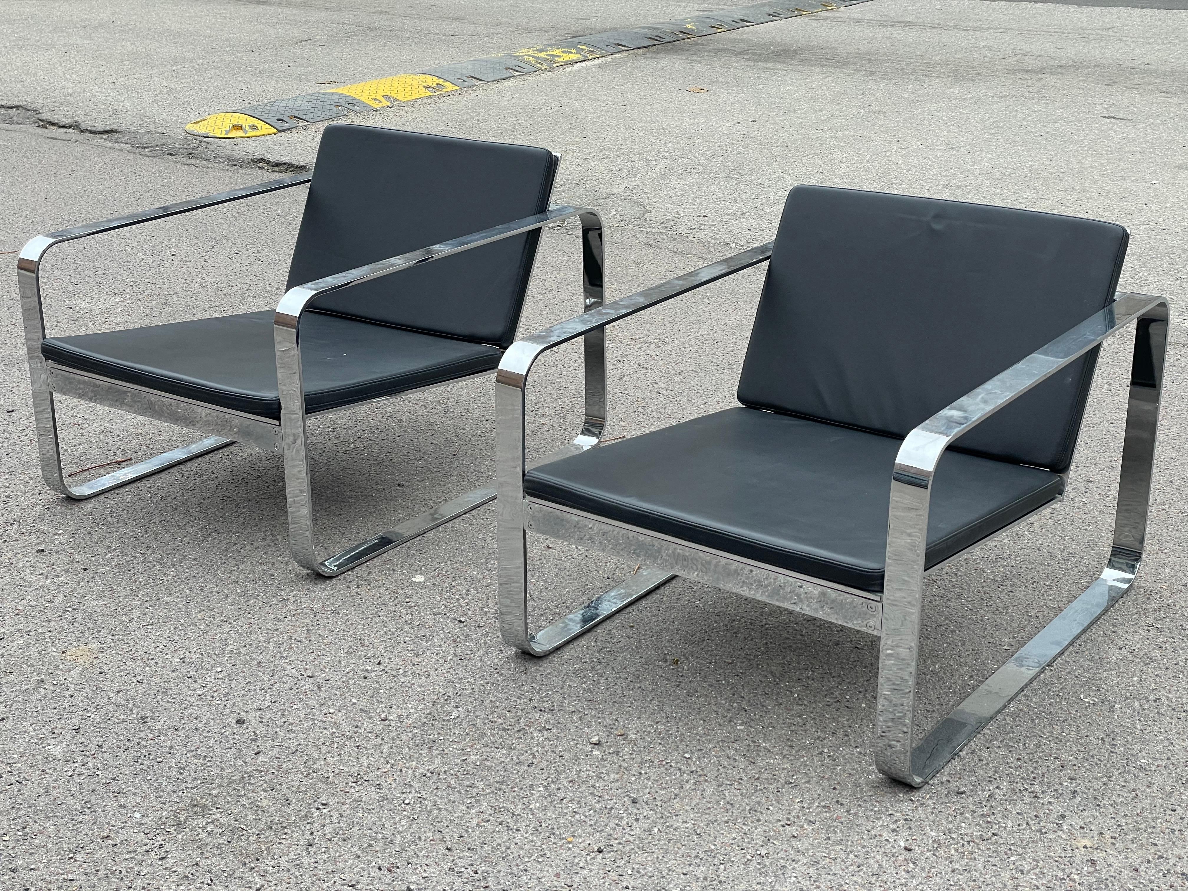 The Silverstone Chair, designed by Morten Voss in 1999, embodies a minimalist philosophy paired with meticulous craftsmanship. Its frame, crafted from hand-polished chromed steel with integrated leaf springs, supports luxurious black leather