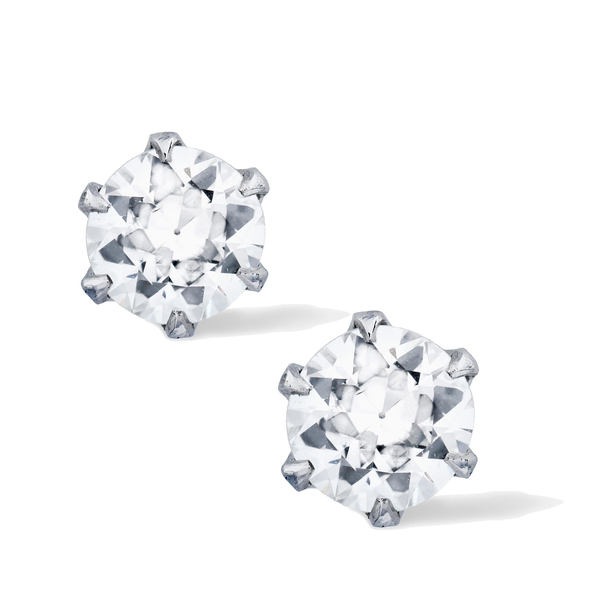 Modern Pair of Single Stone Diamond Stud Earrings