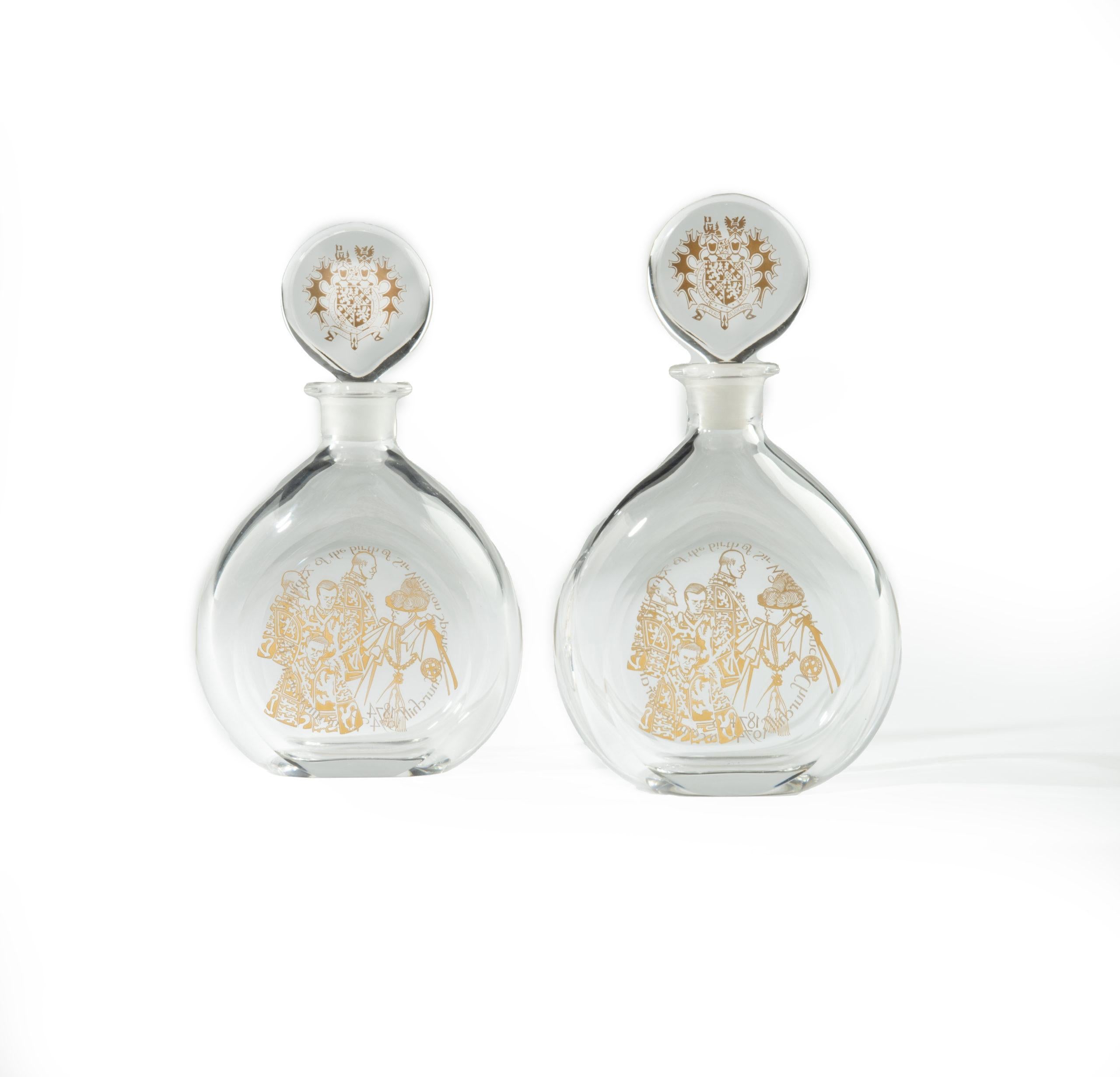 A pair of Sir Winston Churchill glass decanters, by Garrard & Co., 1974 In Good Condition For Sale In Lymington, Hampshire