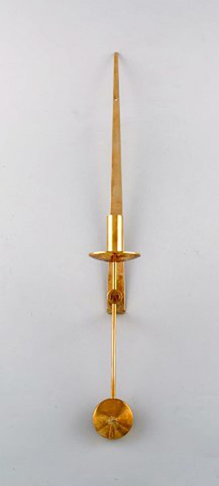 A pair of Skultuna, Sweden, brass candlesticks. Model 1607.
Designer: Pierre Forsell.
Stamped.
In perfect condition.
Measures: 48.5 cm. high.