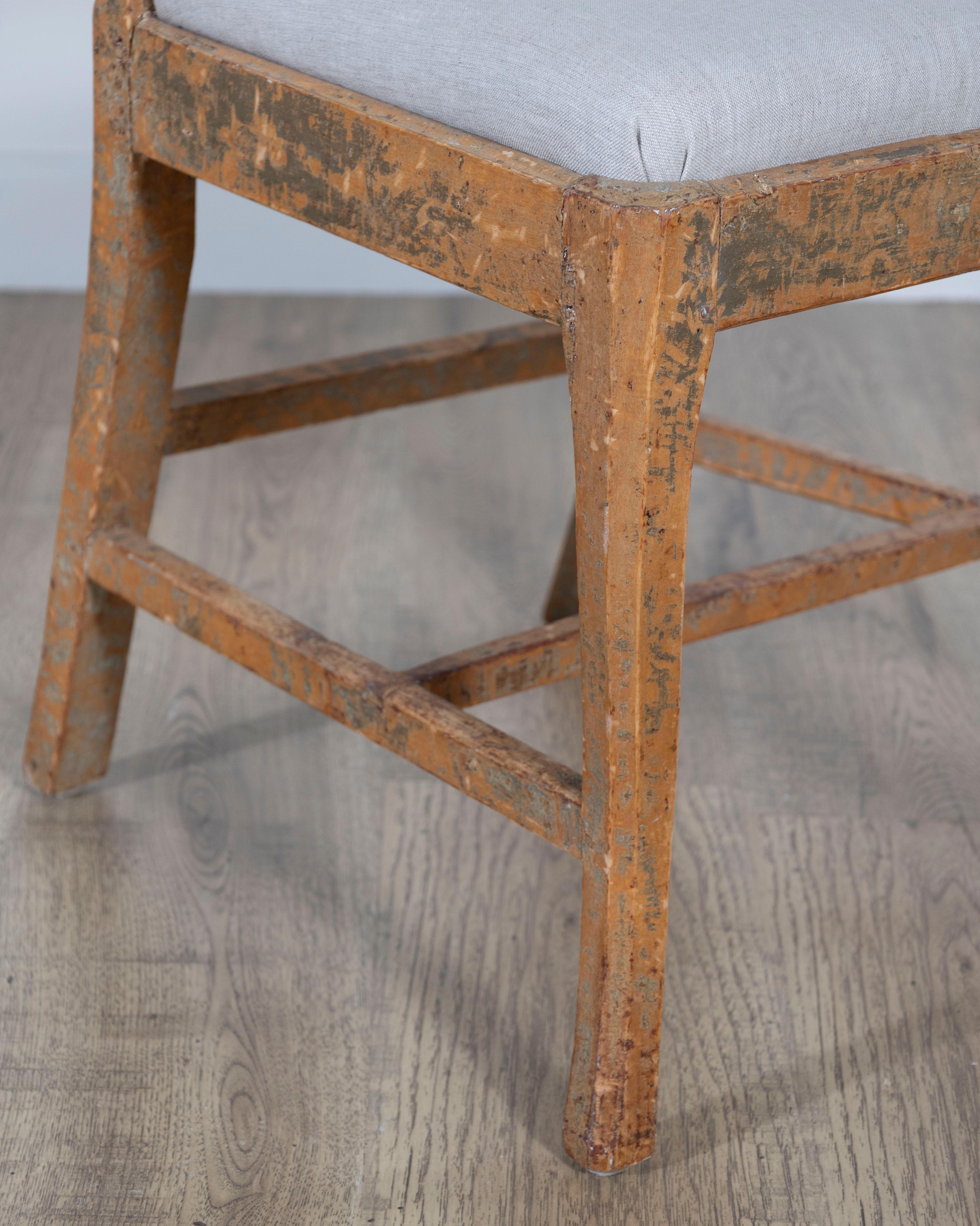 A pair of slender Gustavian chairs with smiling details Circa 1780 For Sale 4