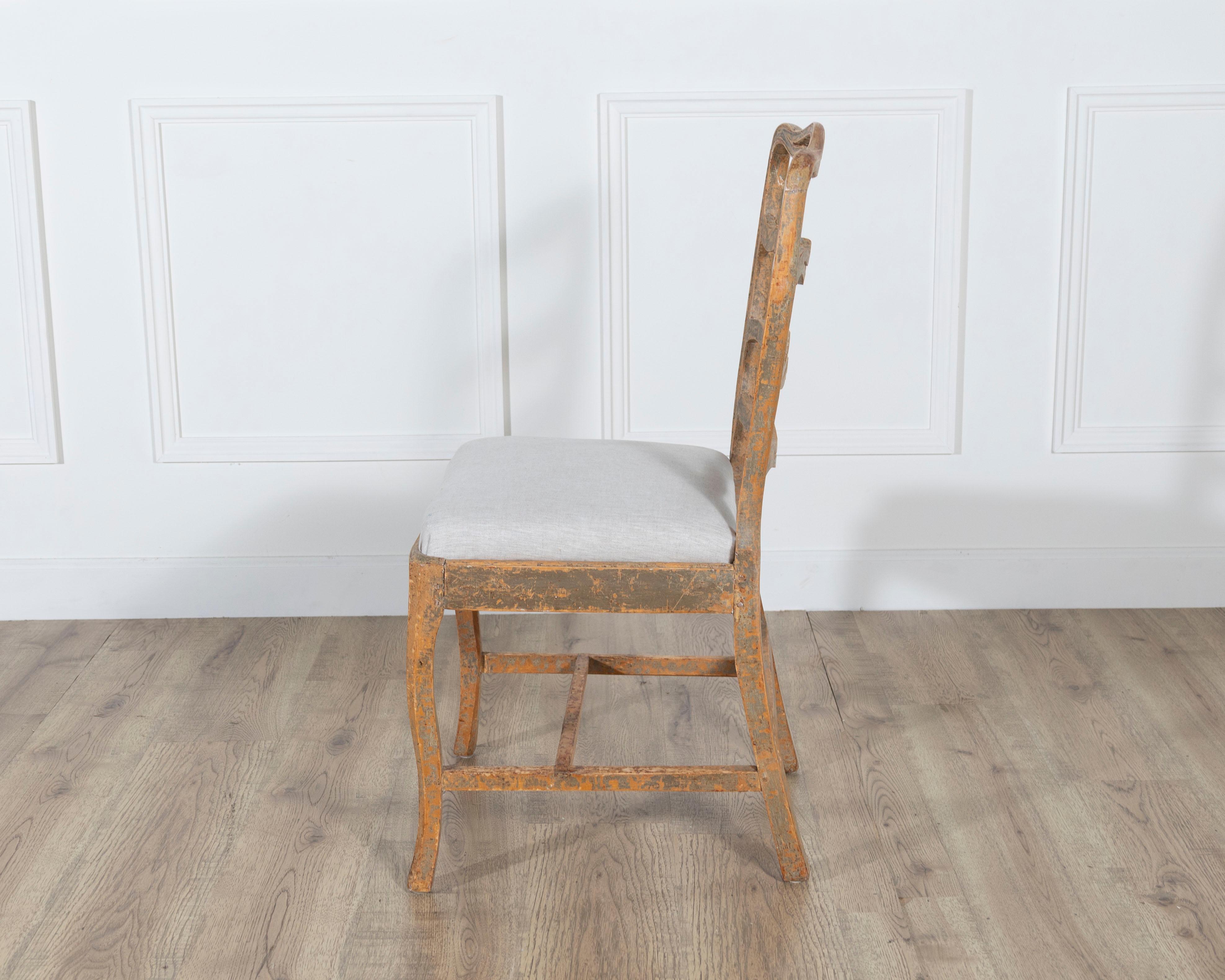 A pair of slender Gustavian chairs with smiling details Circa 1780 For Sale 8
