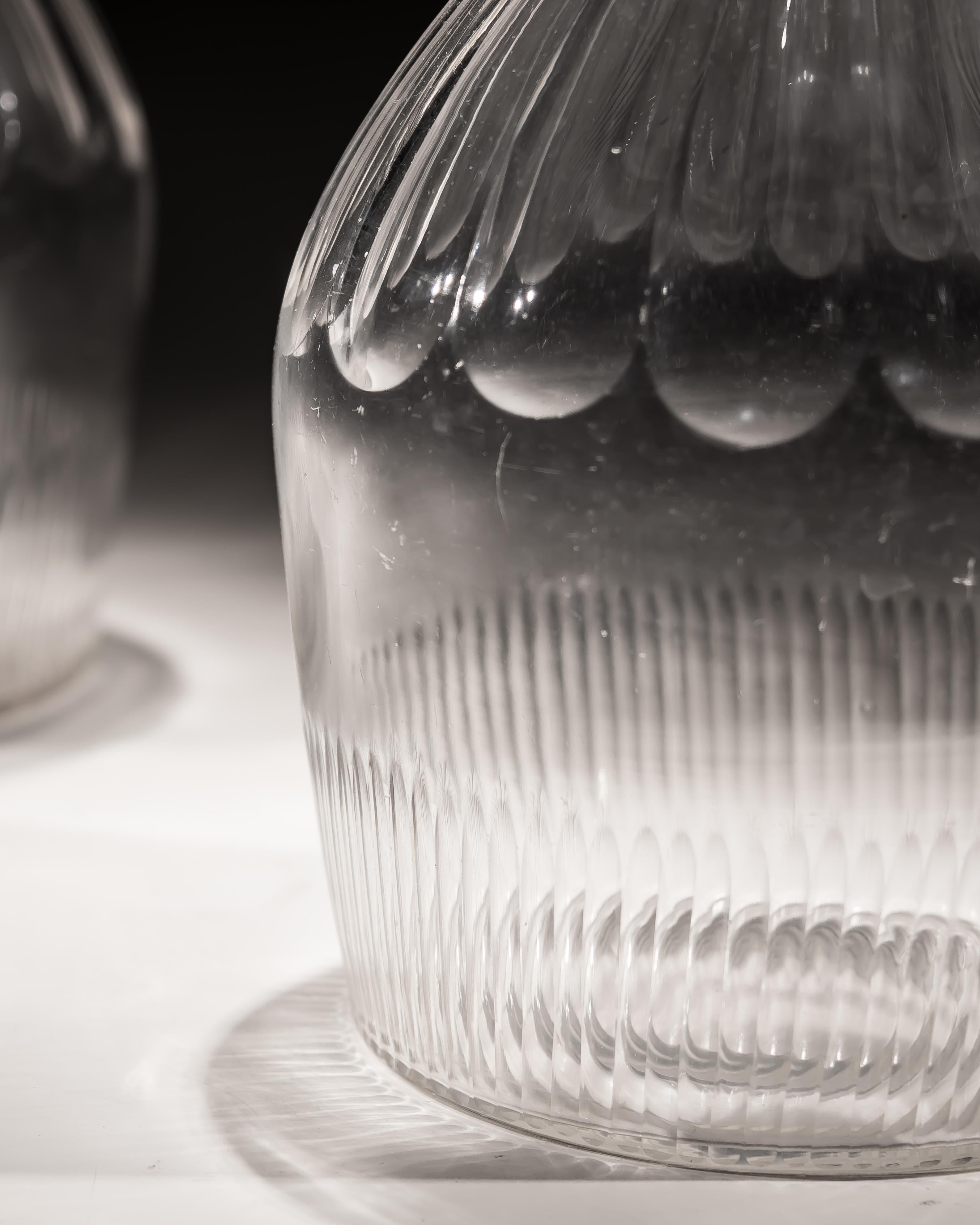 Georgien Paire de carafes géorgiennes à tranches et à flûtes en vente
