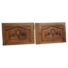 Paire de   Portes en noyer sculpté blanchi, vers 1890