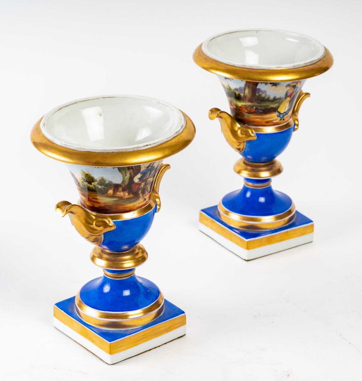 Pair of Small Medicis Vases For Sale 3