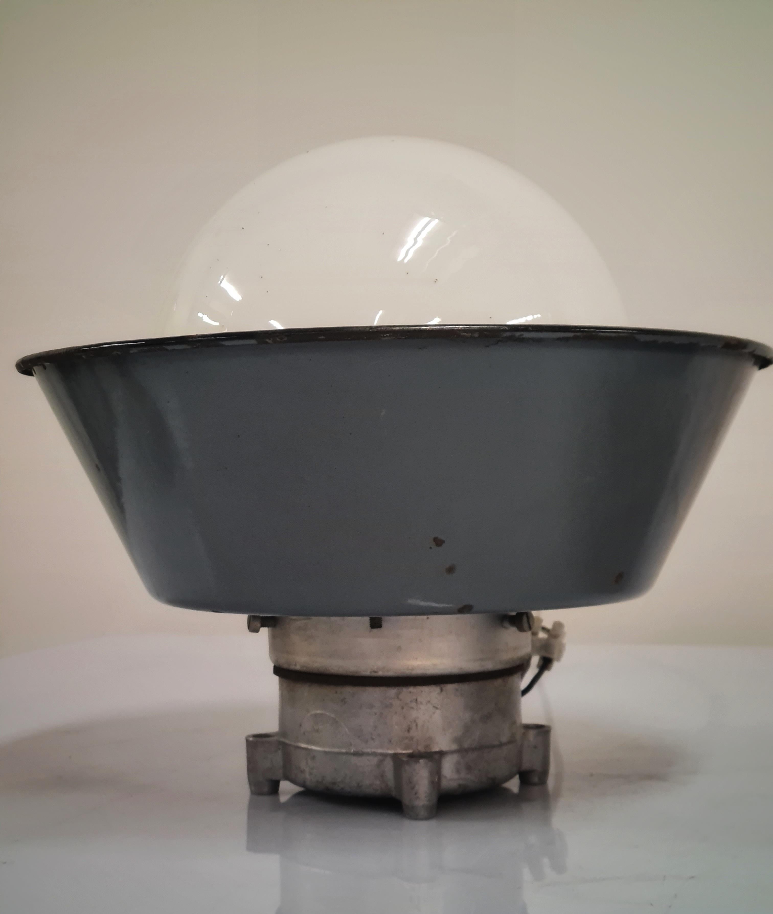 Paire de petites lampes de style industriel Paavo Tynell pour l'extérieur et l'intérieur, Idman en vente 6