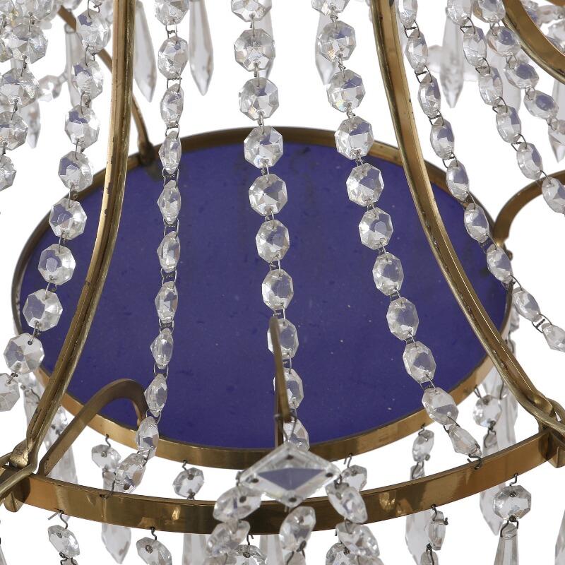 Kleine schwedische Sechs-Licht-Kronleuchter mit Messingrahmen im Empire-Stil, Paar im Zustand „Gut“ im Angebot in Virum, DK