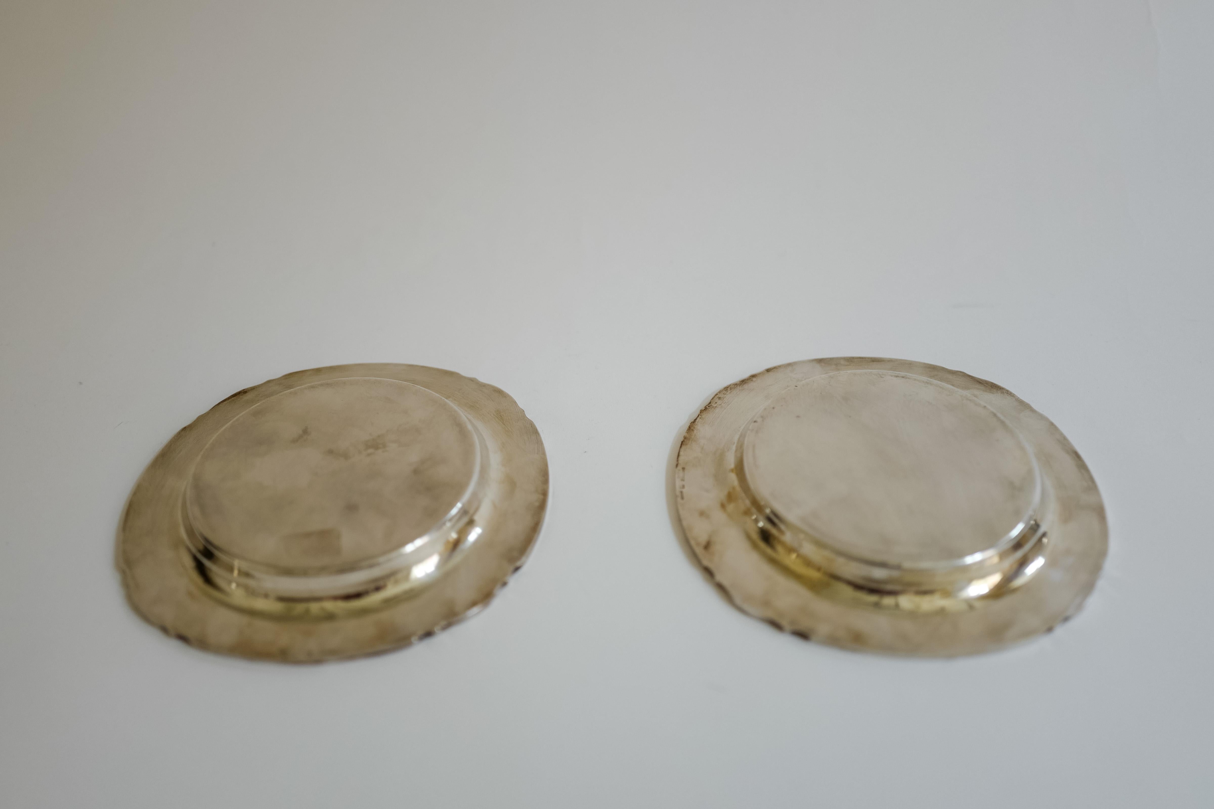 A Pair of Small Vintage Christofle France Silver Plated Bread Plates In Good Condition For Sale In Milano, IT