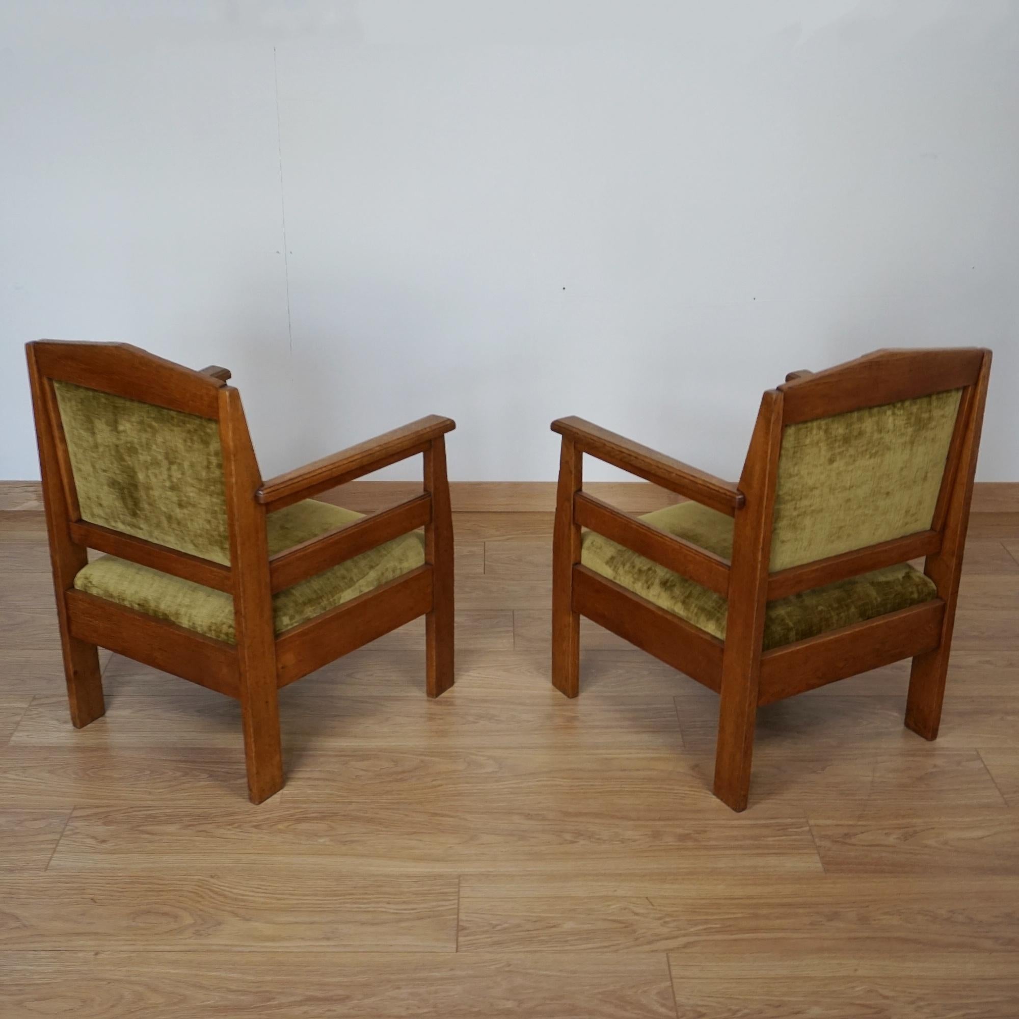 Una coppia di poltrone Arts & Crafts in rovere massiccio in vendita 3