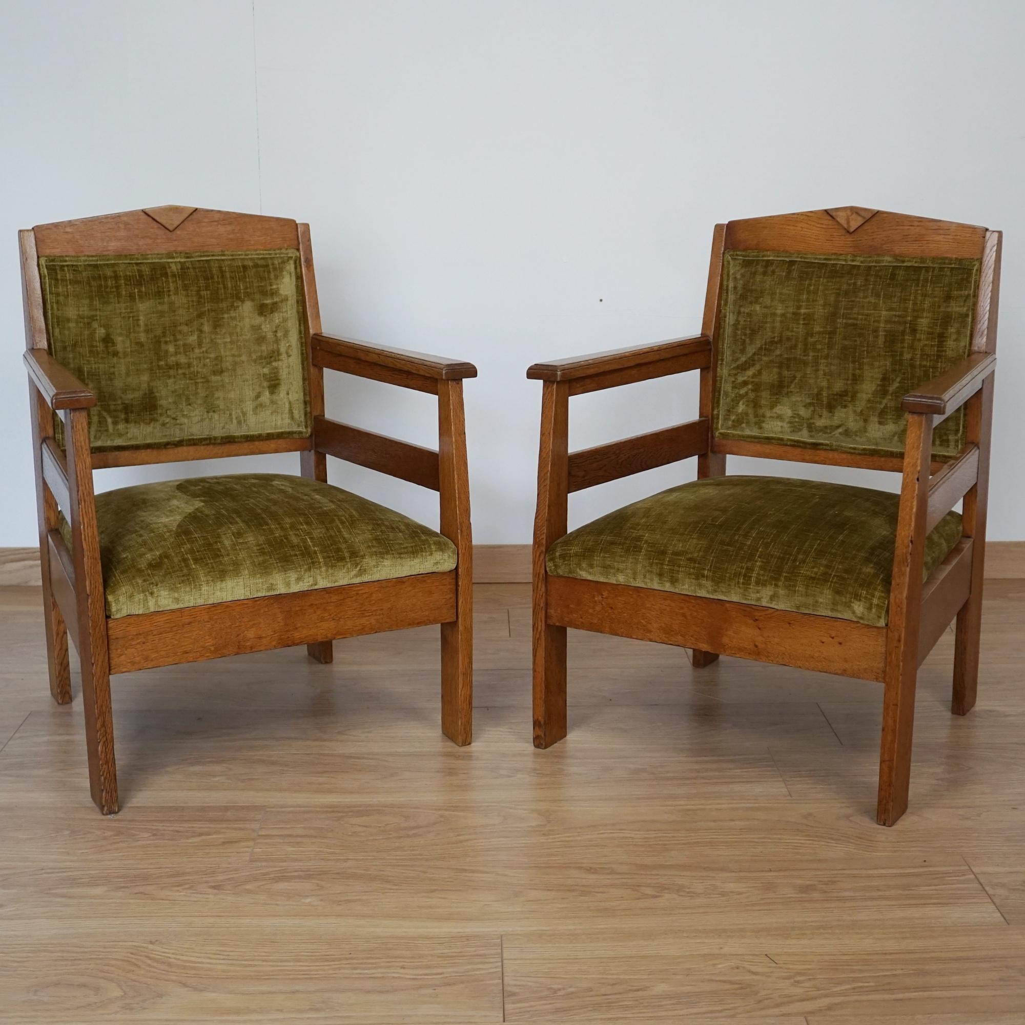 Una coppia di poltrone Arts & Crafts in rovere massiccio in vendita 4