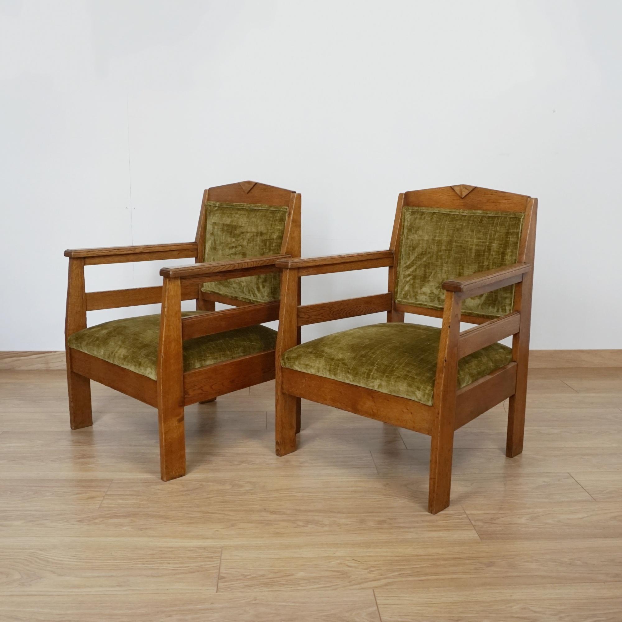 Arts and Crafts Una coppia di poltrone Arts & Crafts in rovere massiccio in vendita