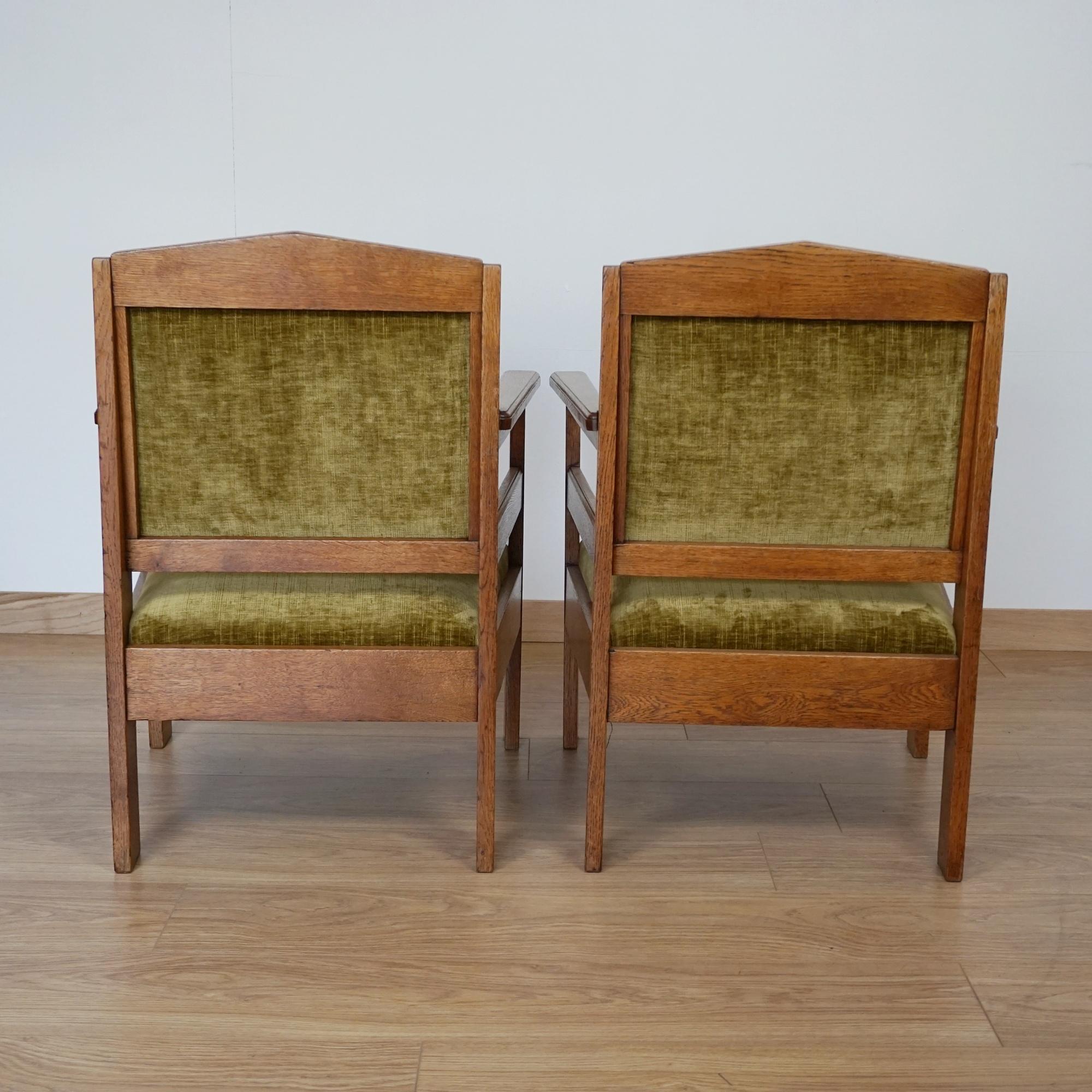 Una coppia di poltrone Arts & Crafts in rovere massiccio in vendita 2