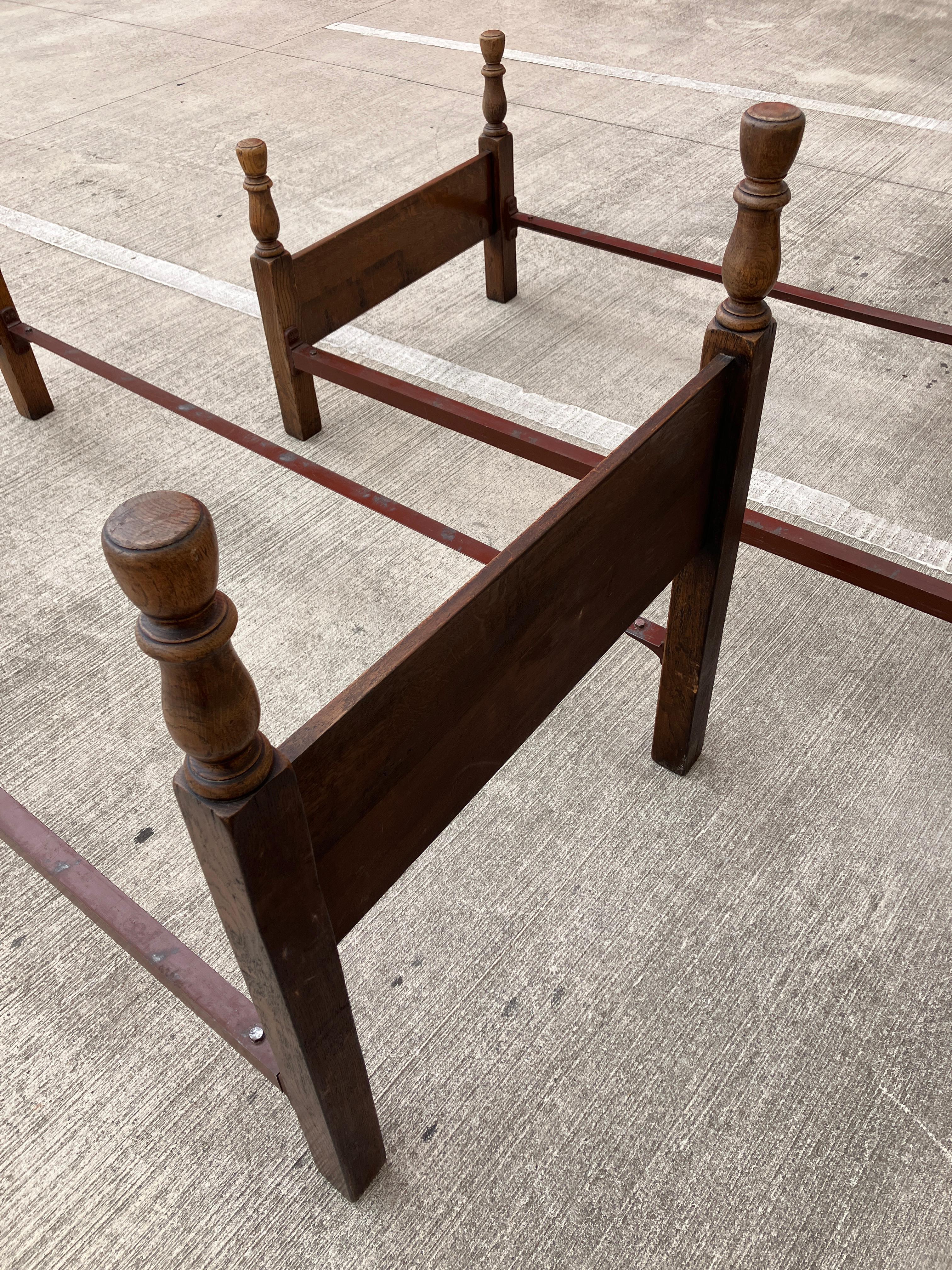A Pair of Solid Oak Single Beds Early 20th Century For Sale 4