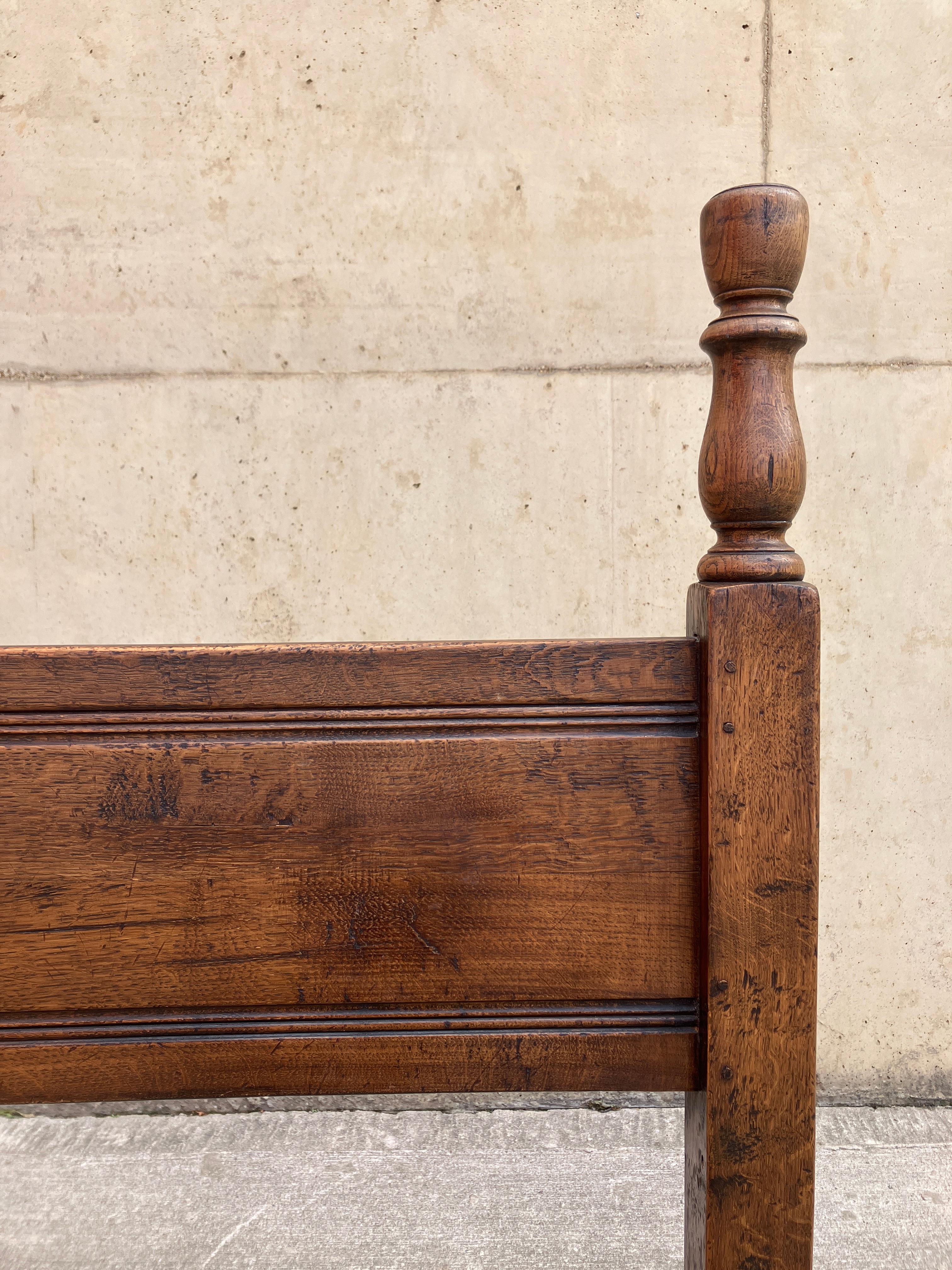 A Pair of Solid Oak Single Beds Early 20th Century For Sale 5