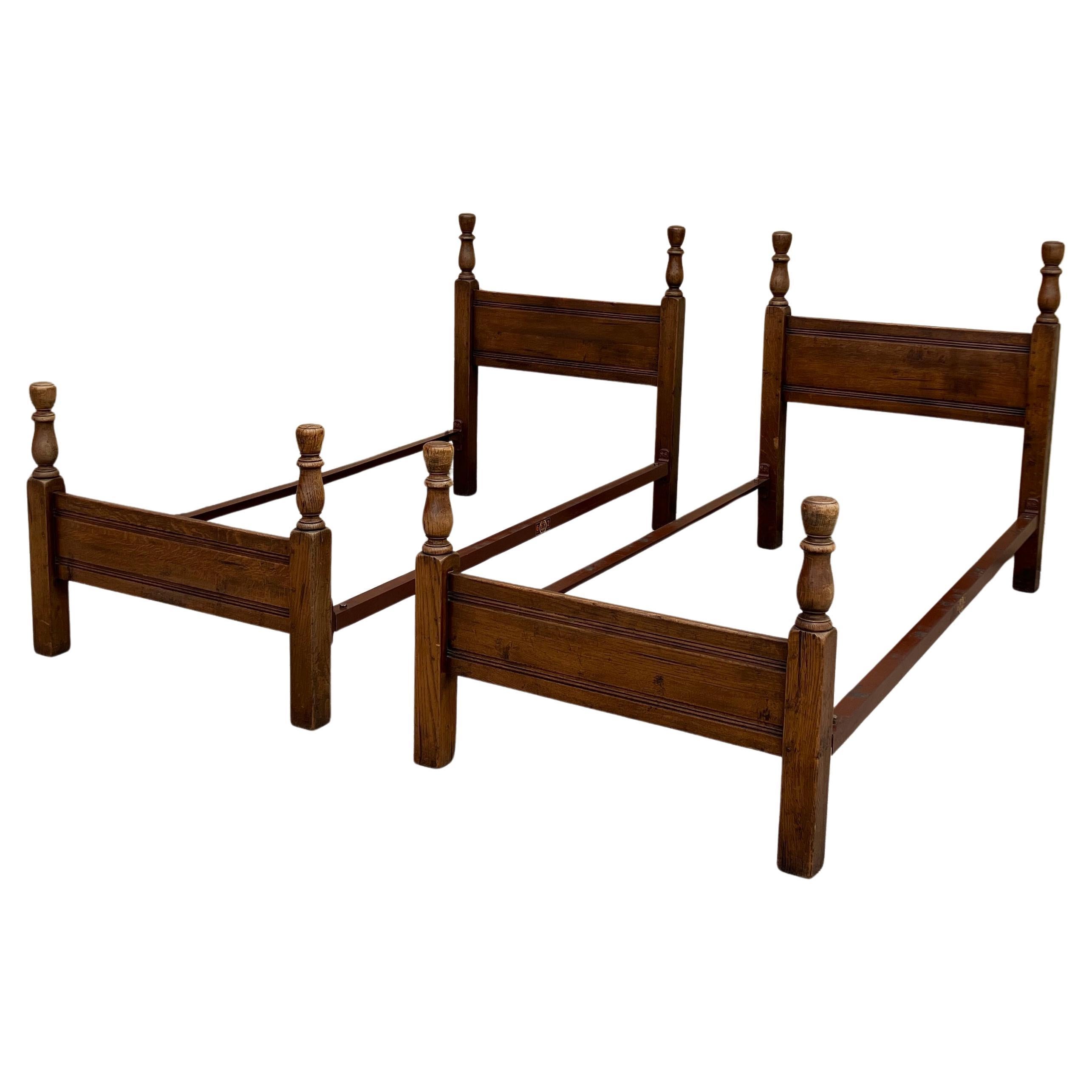 A Pair of Solid Oak Single Beds Early 20th Century For Sale