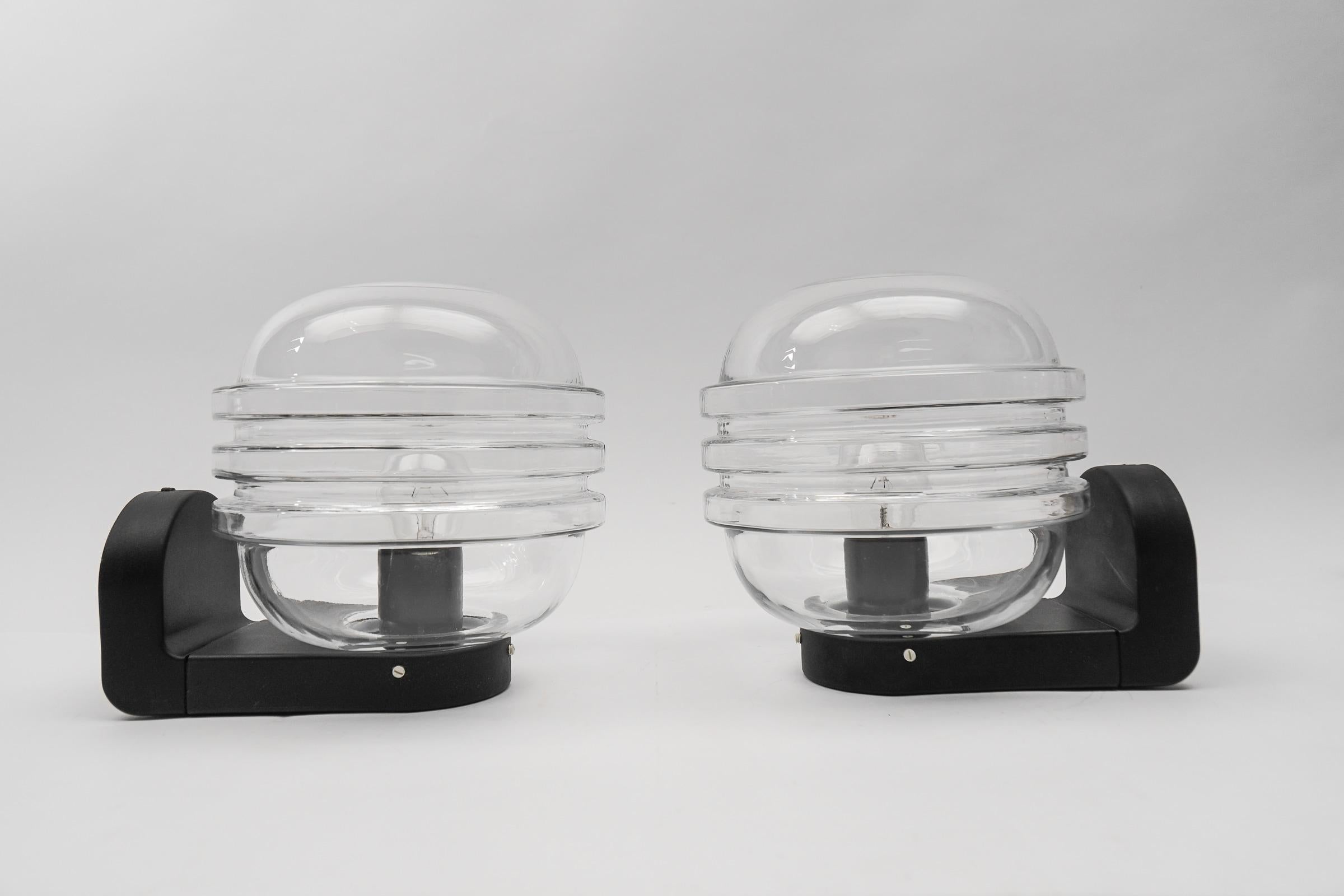 Pair of Space Age Outdoor Wall Lamps in Black and Clear Glass, 1970s For Sale 8