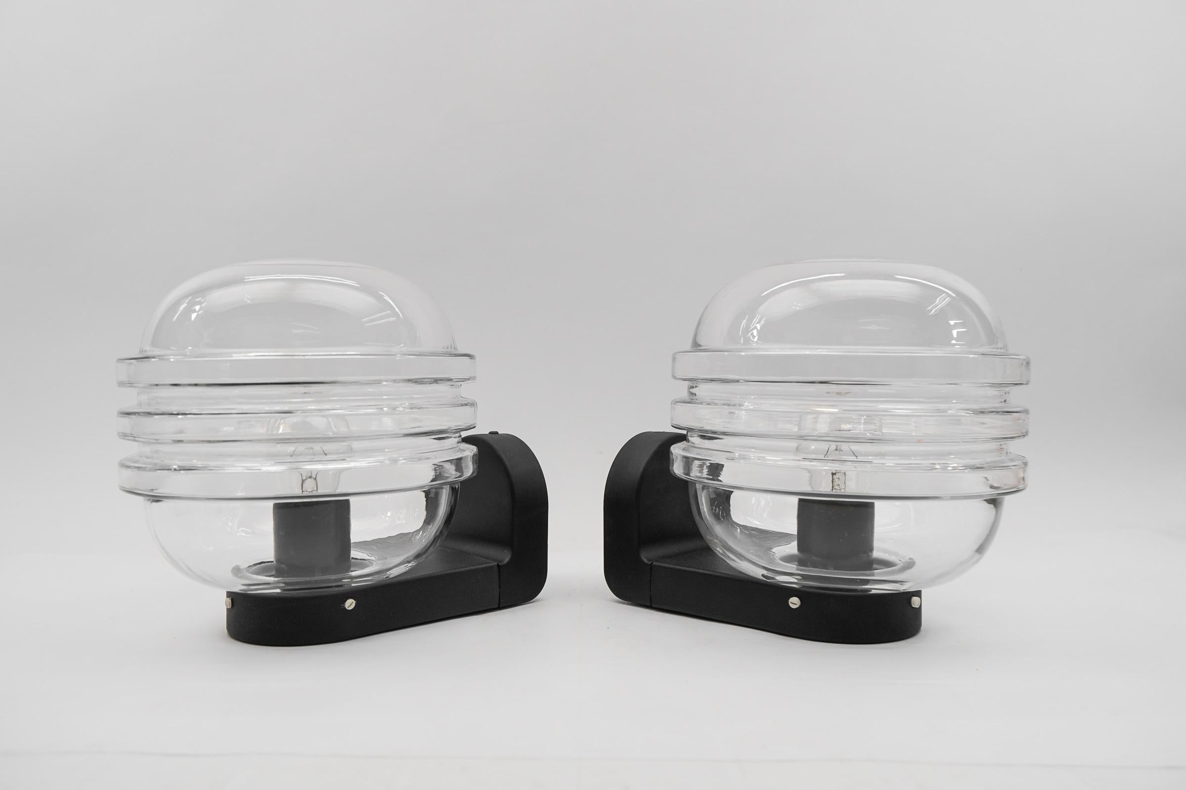 Mid-Century Modern Pair of Space Age Outdoor Wall Lamps in Black and Clear Glass, 1970s For Sale