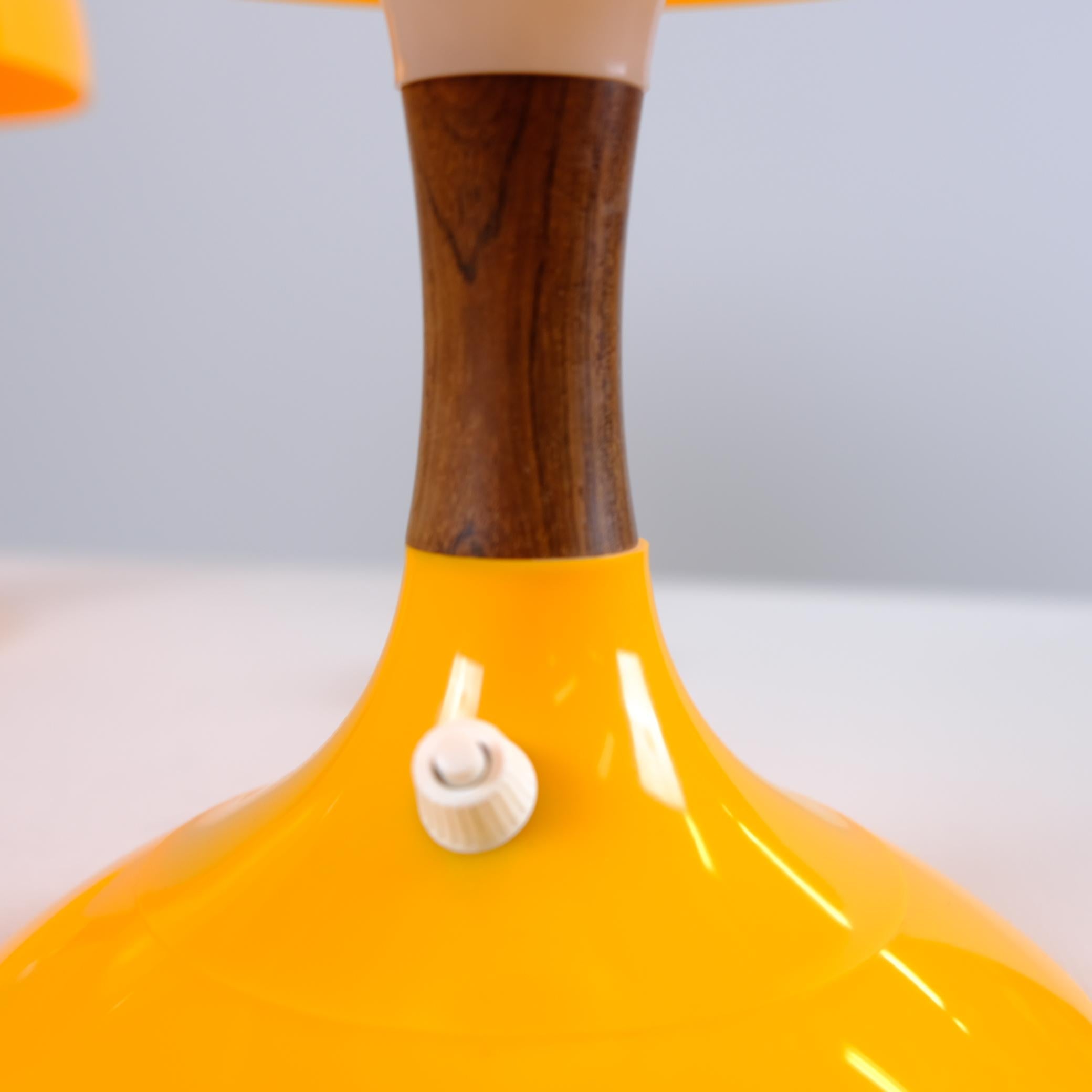 Pareja de lámparas de mesa Space Age de Bent Karlby para Ask Belysning, Dinamarca, años 70 en venta 4