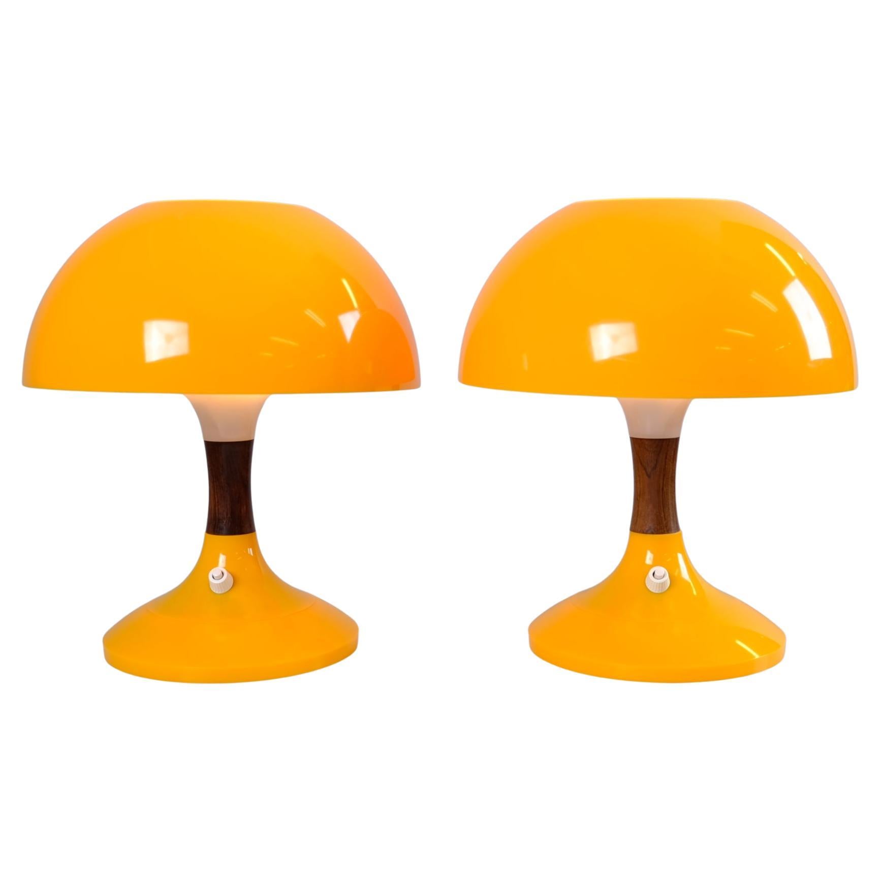 Pareja de lámparas de mesa Space Age de Bent Karlby para Ask Belysning, Dinamarca, años 70 en venta