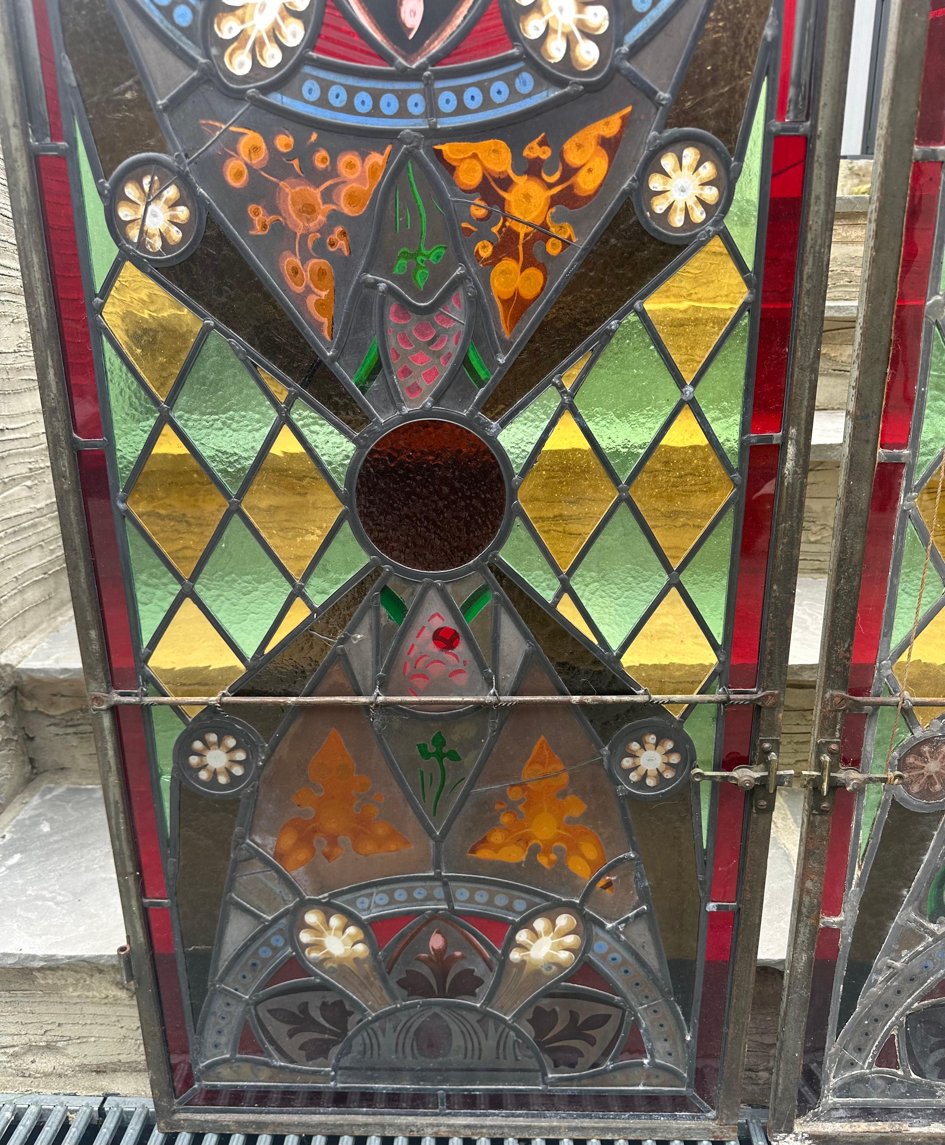 Ein Paar Glastüren aus Buntglas im Angebot 4