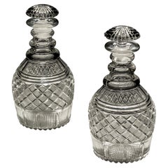Paire de carafes géorgiennes en forme de diamant à la fraise